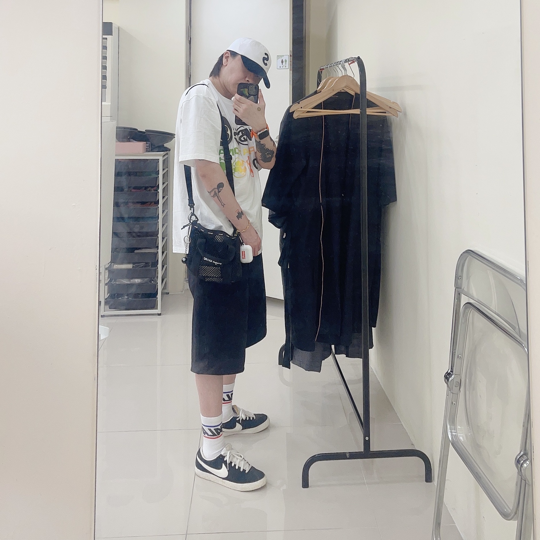 Palace Basically A Sock White, Stussy x Cactus Plant Flea Market International T-Shirt White 착용 스타일 - 2