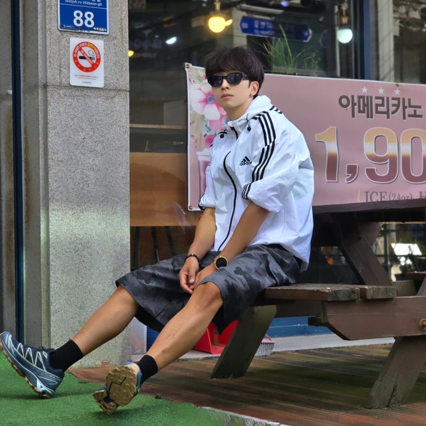 Adidas Essential 3S Woven Windbreaker Jacket White - KR Sizing, Salomon XT-6 GTX Carbon Bering Sea 착용 스타일 - 4