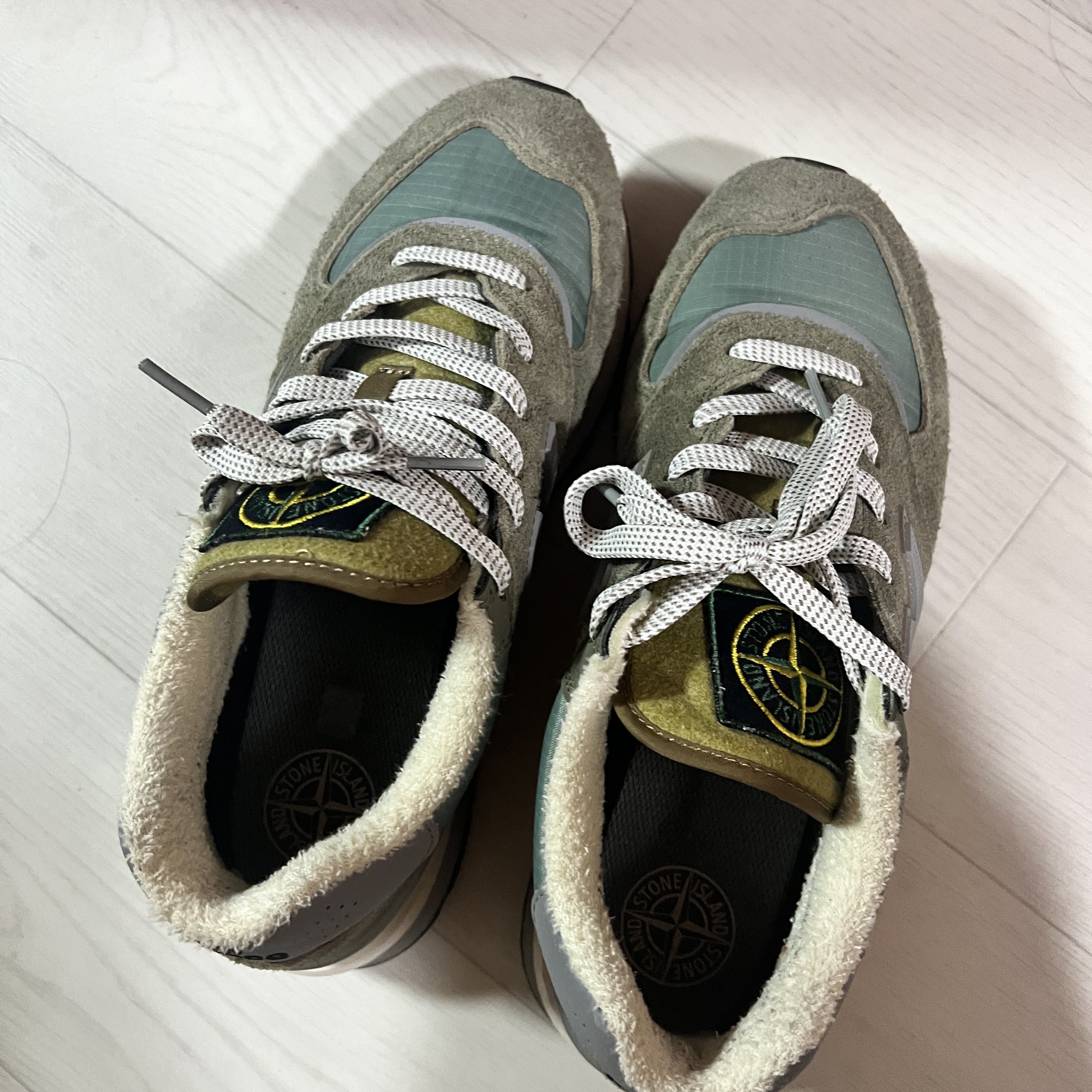 New Balance x Stone Island 574 Legacy Green 착용 스타일
