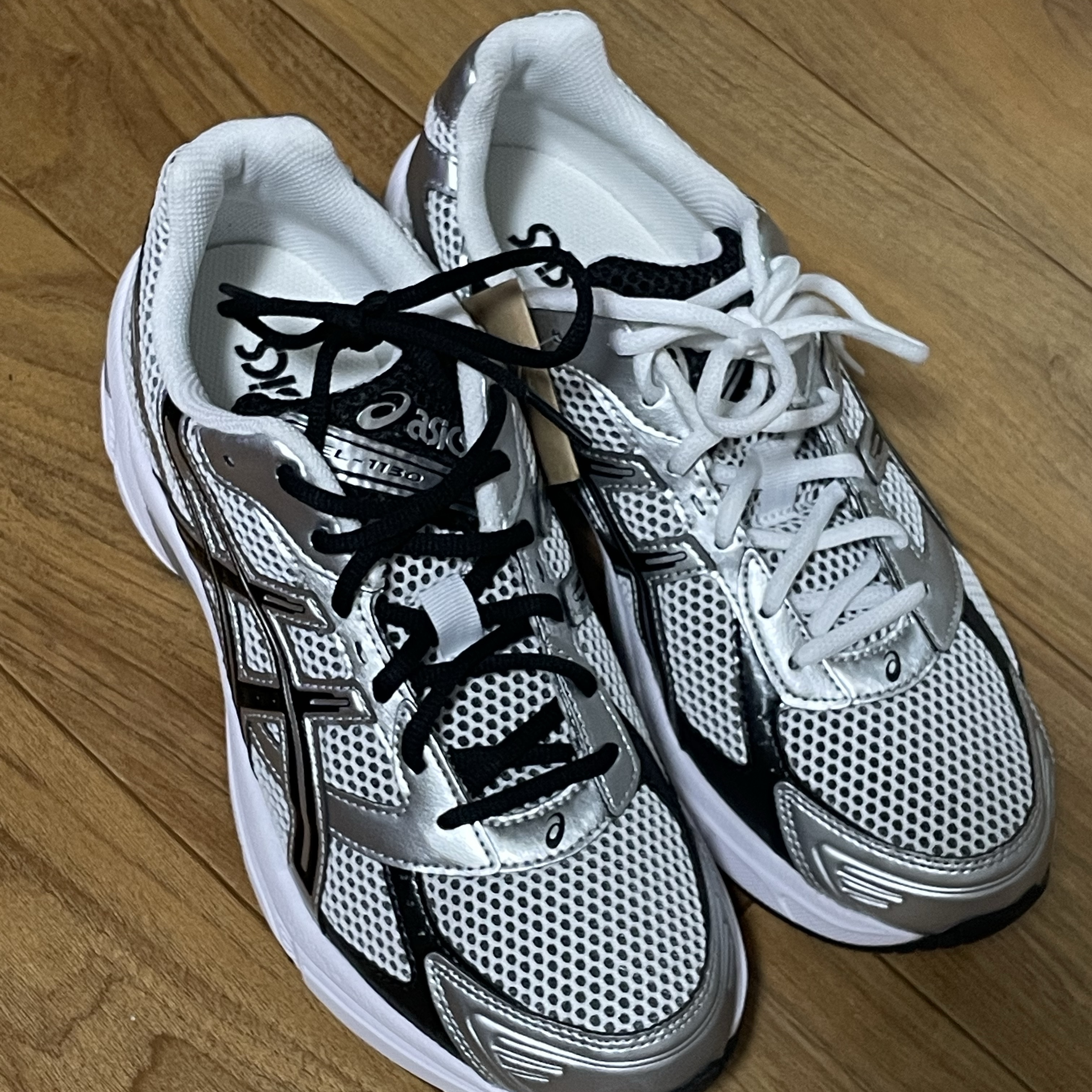 Asics Gel-1130 White Black 착용 스타일