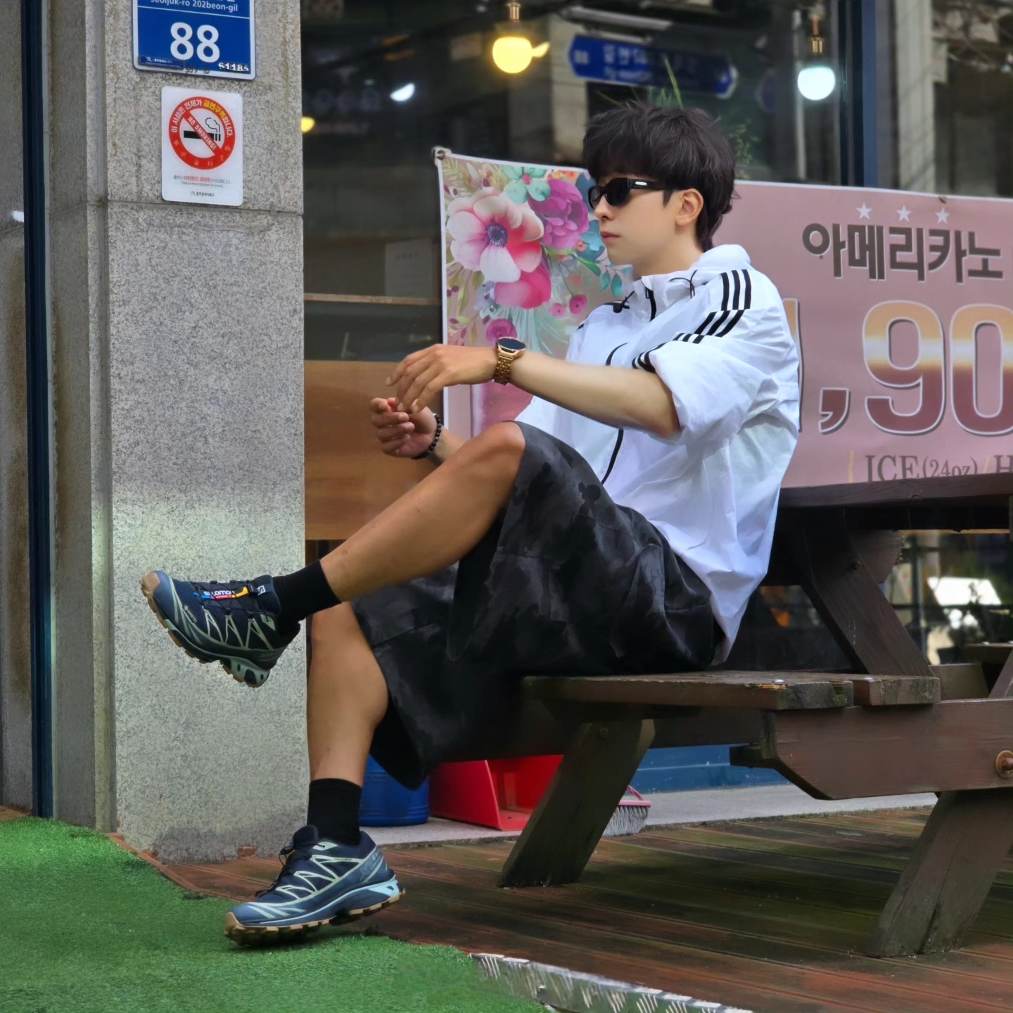 Adidas Essential 3S Woven Windbreaker Jacket White - KR Sizing, Salomon XT-6 GTX Carbon Bering Sea 착용 스타일 - 6