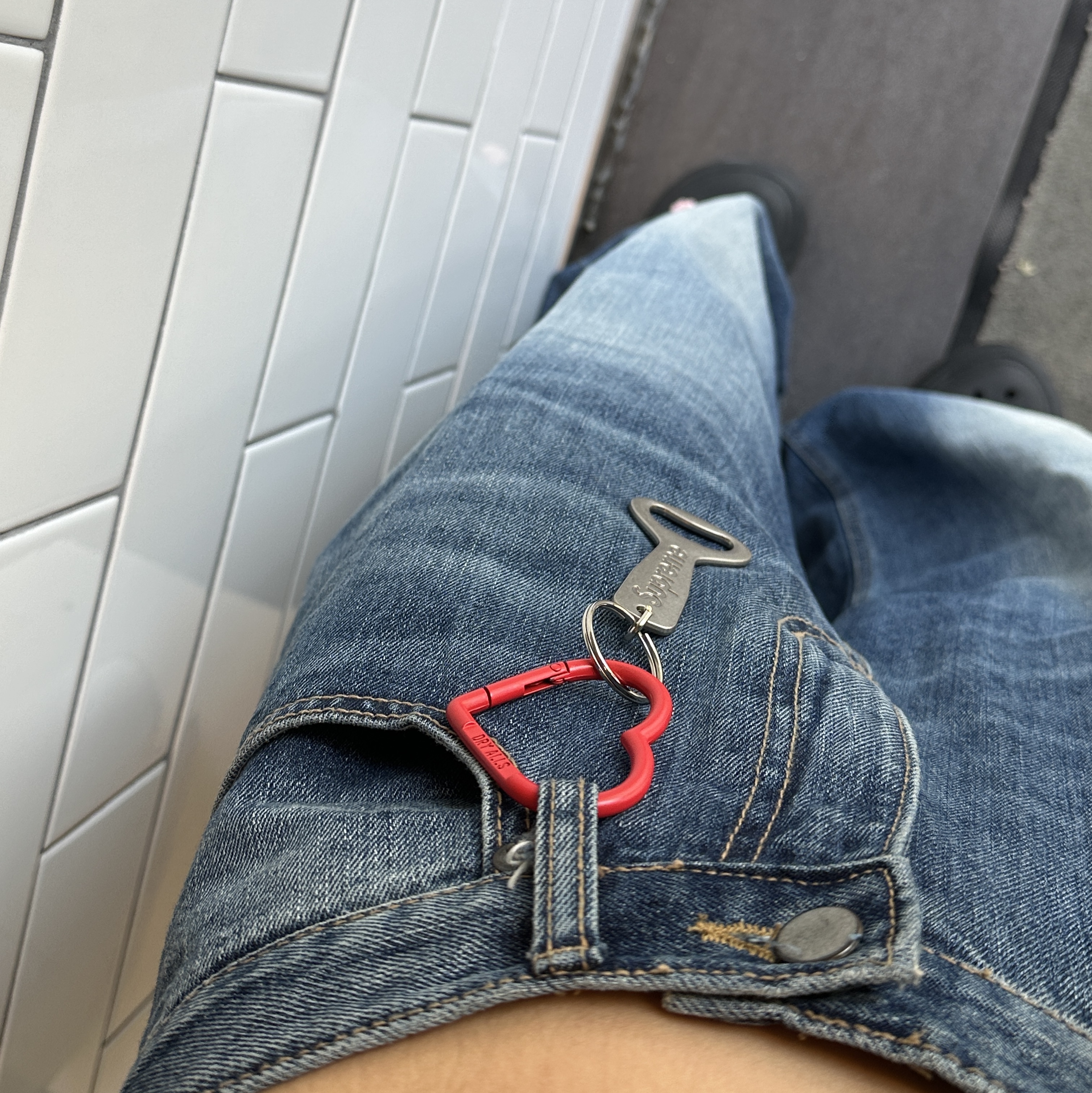 Supreme Bottle Opener Keychain Silver - 24FW, Human Made Heart Carabiner Red 착용 스타일