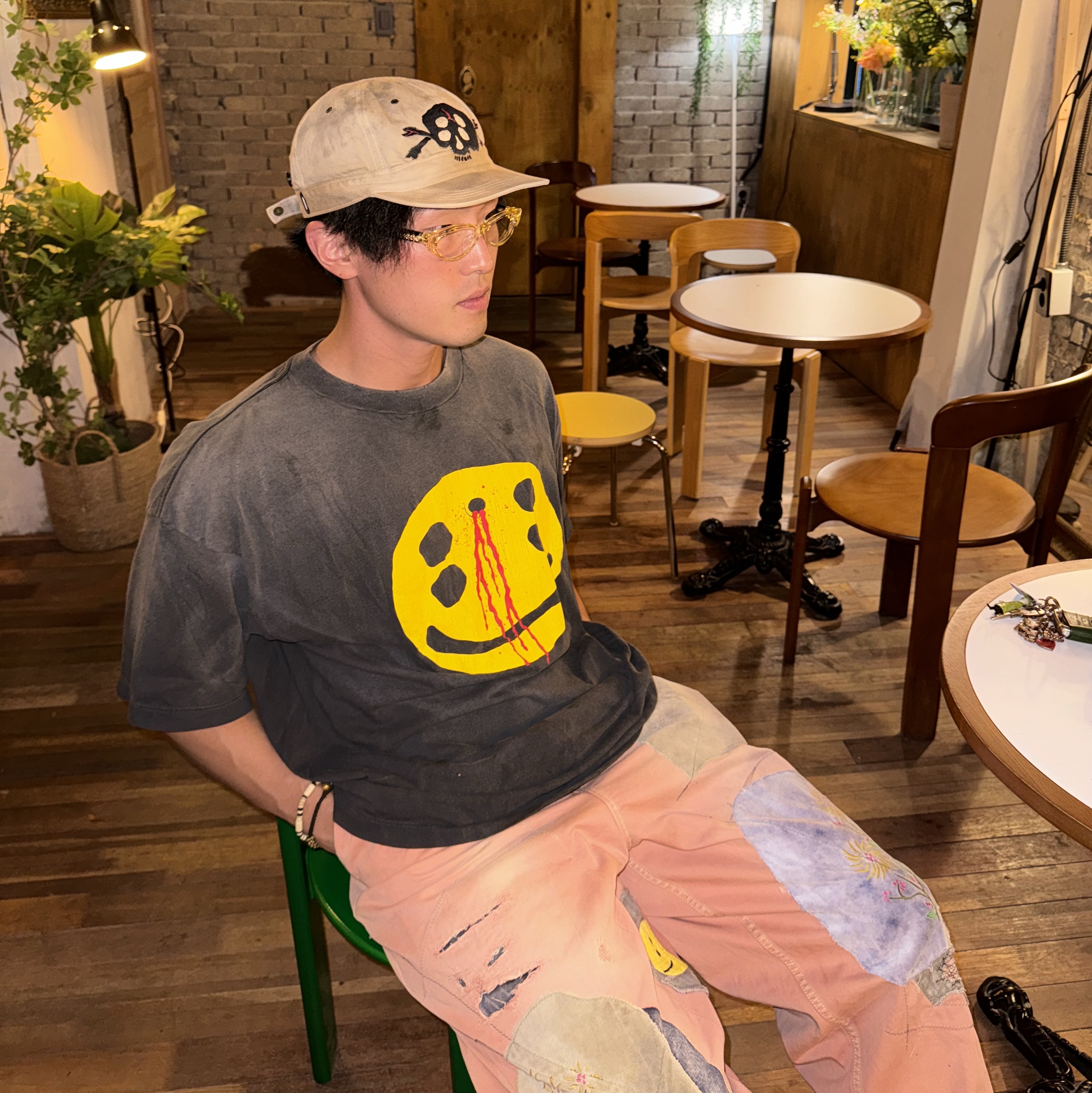 Saint Mxxxxxx x Cactus Plant Flea Market Smile S/S T-Shirt Black, Kapital Katsuragi High Waist Neem Pants Gypsy Patch Remake Pink 착용 스타일 - 4