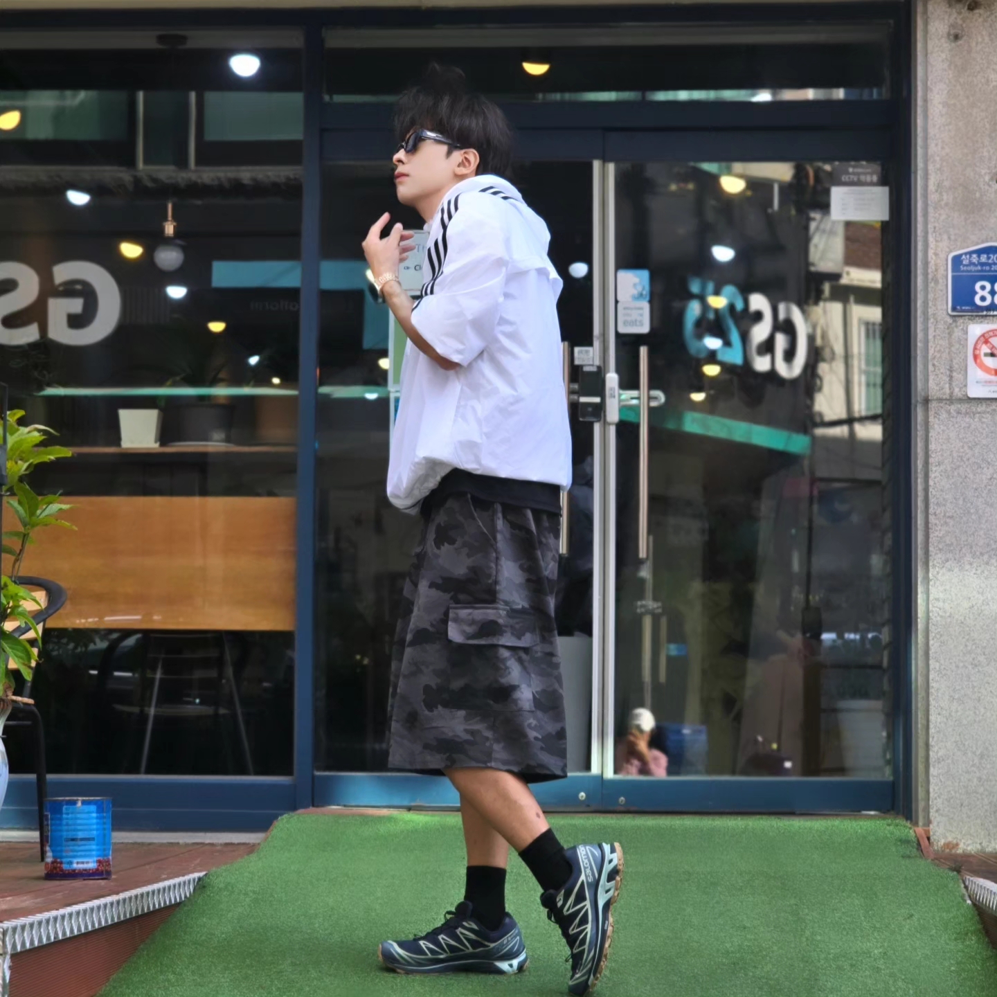 Adidas Essential 3S Woven Windbreaker Jacket White - KR Sizing, Salomon XT-6 GTX Carbon Bering Sea 착용 스타일 - 9