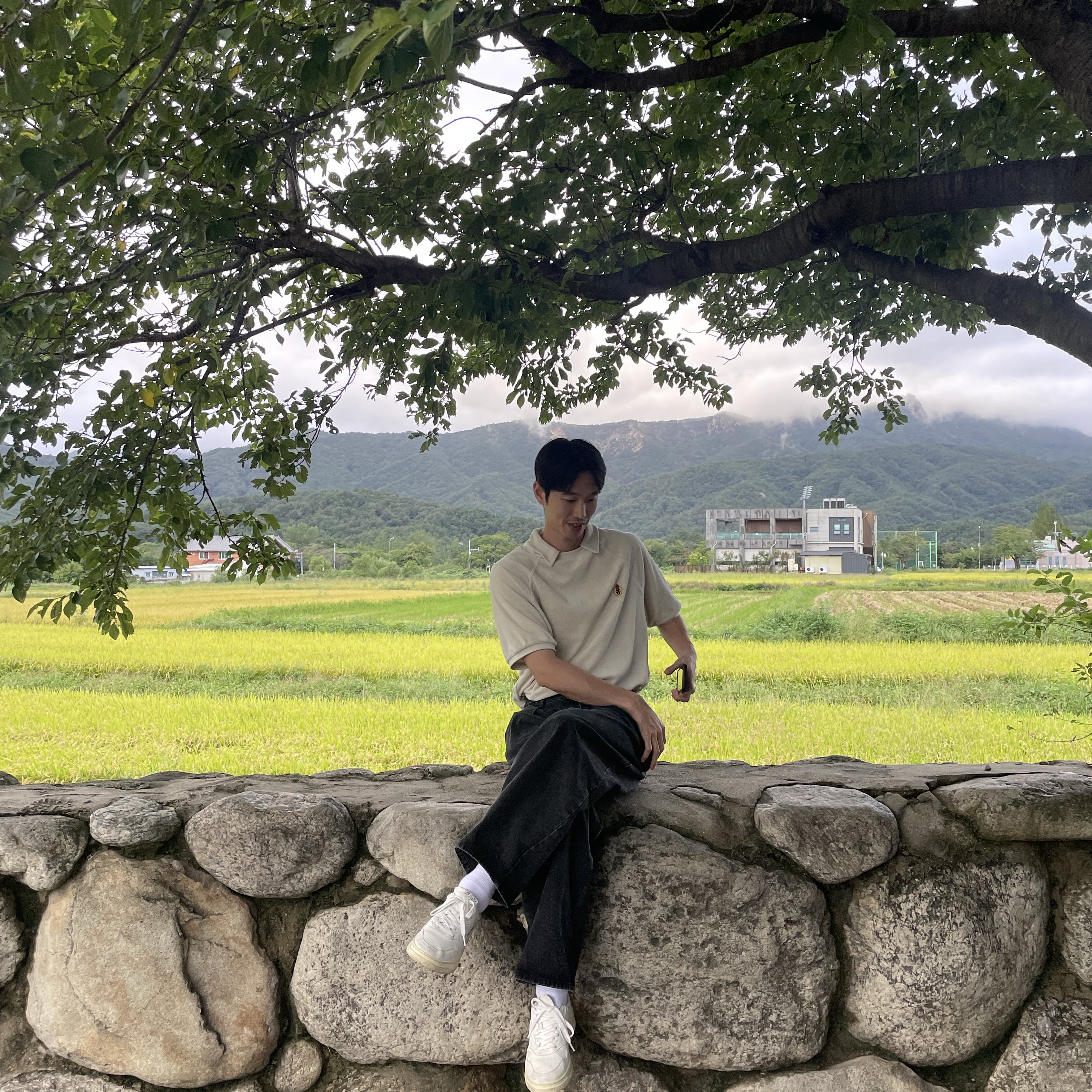 Heritage Floss Crest Towel Collar Half Sleeve Grey, Ader Error Sig; TRS Tag Jeans 02 Noir 착용 스타일 - 1