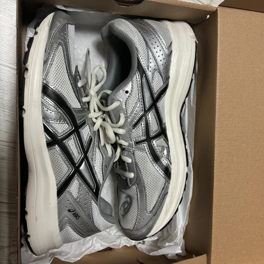 Asics Jog 100 S White Black - 2E Wide 착용 스타일