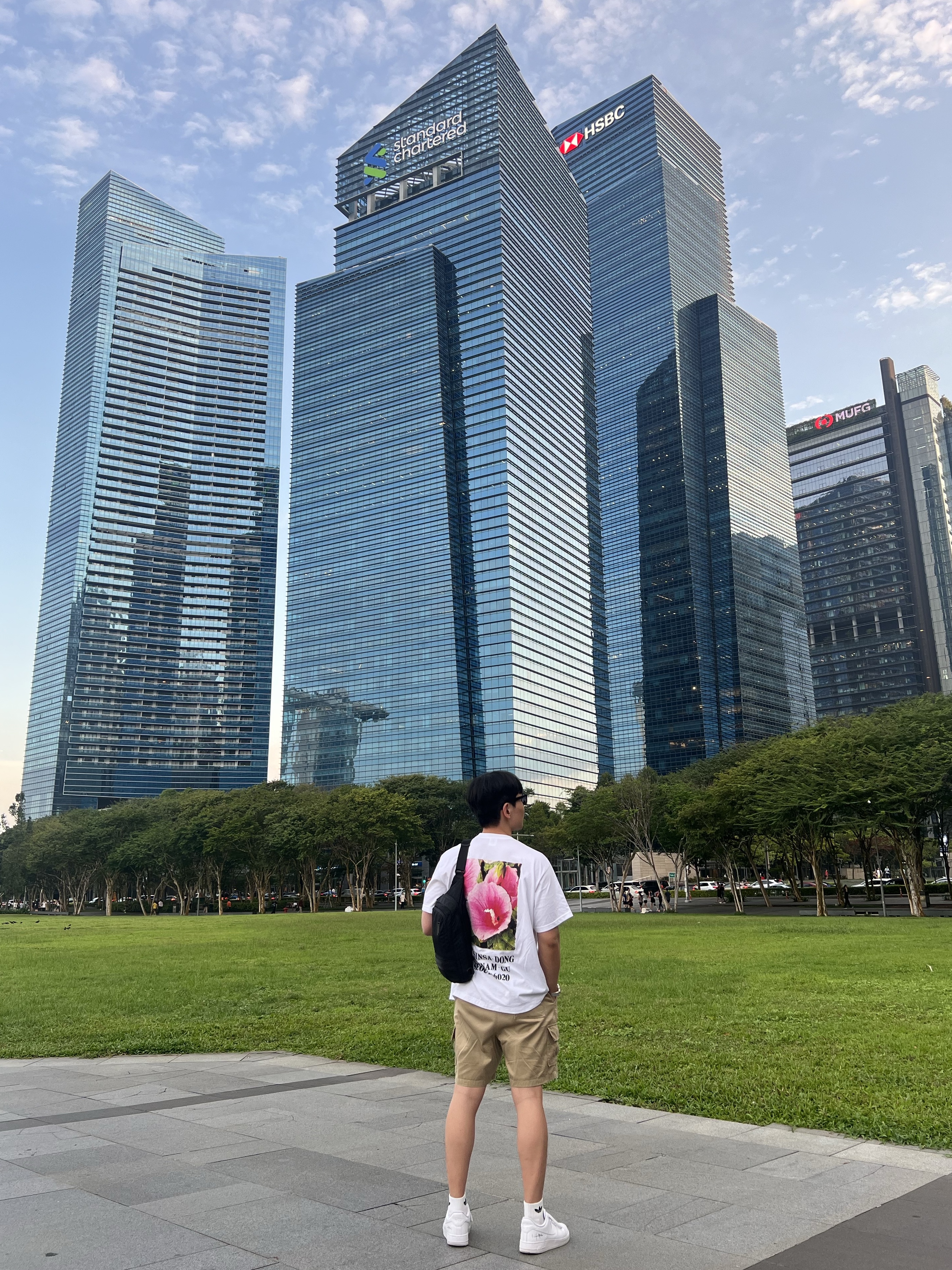 Supreme Seoul Box Logo T-Shirt White - 23FW, (W) Nike x Travis Scott Air Force 1 '07 Low Cactus Jack Utopia Edition White 착용 스타일