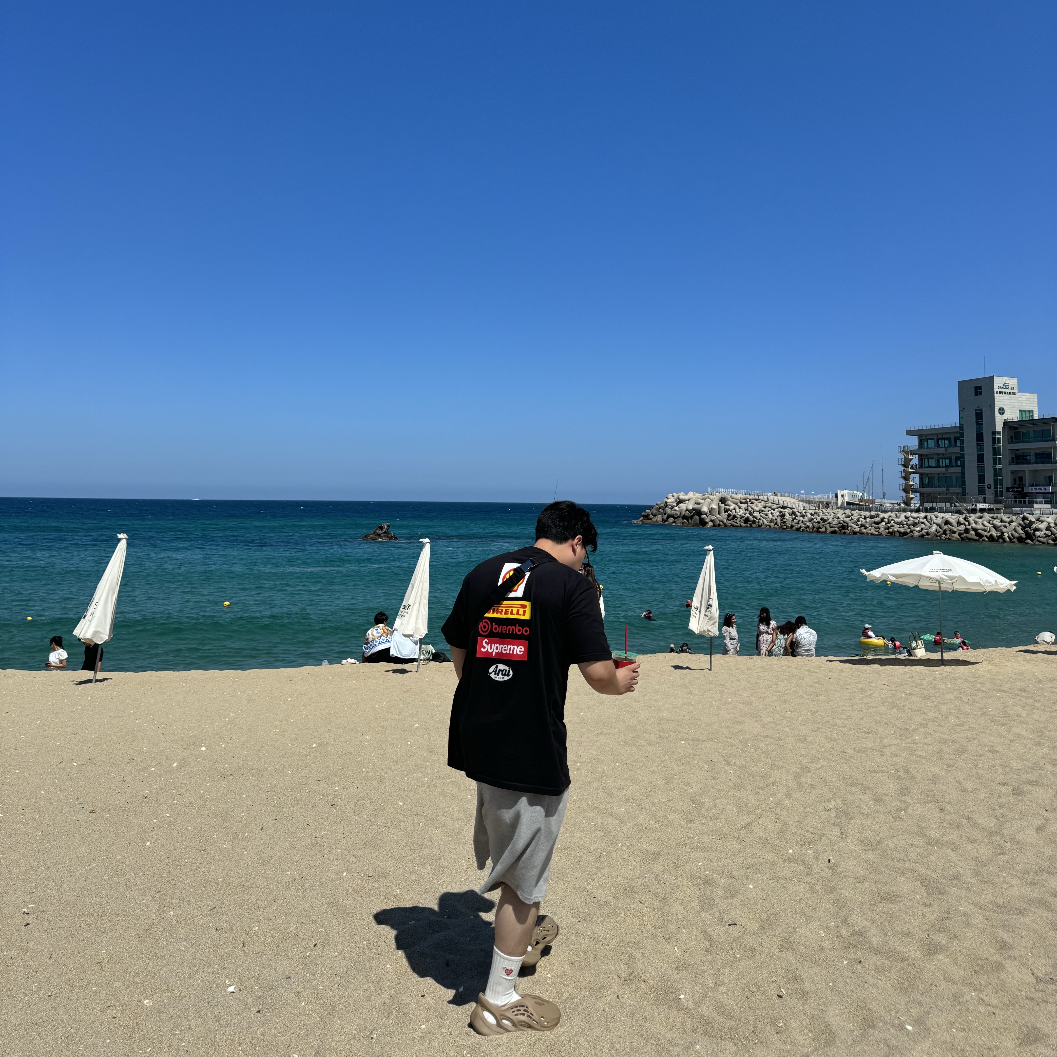 Supreme x Ducati Logos T-Shirt Black - 24SS, Adidas Yeezy Foam RNNR Clay Taupe 착용 스타일