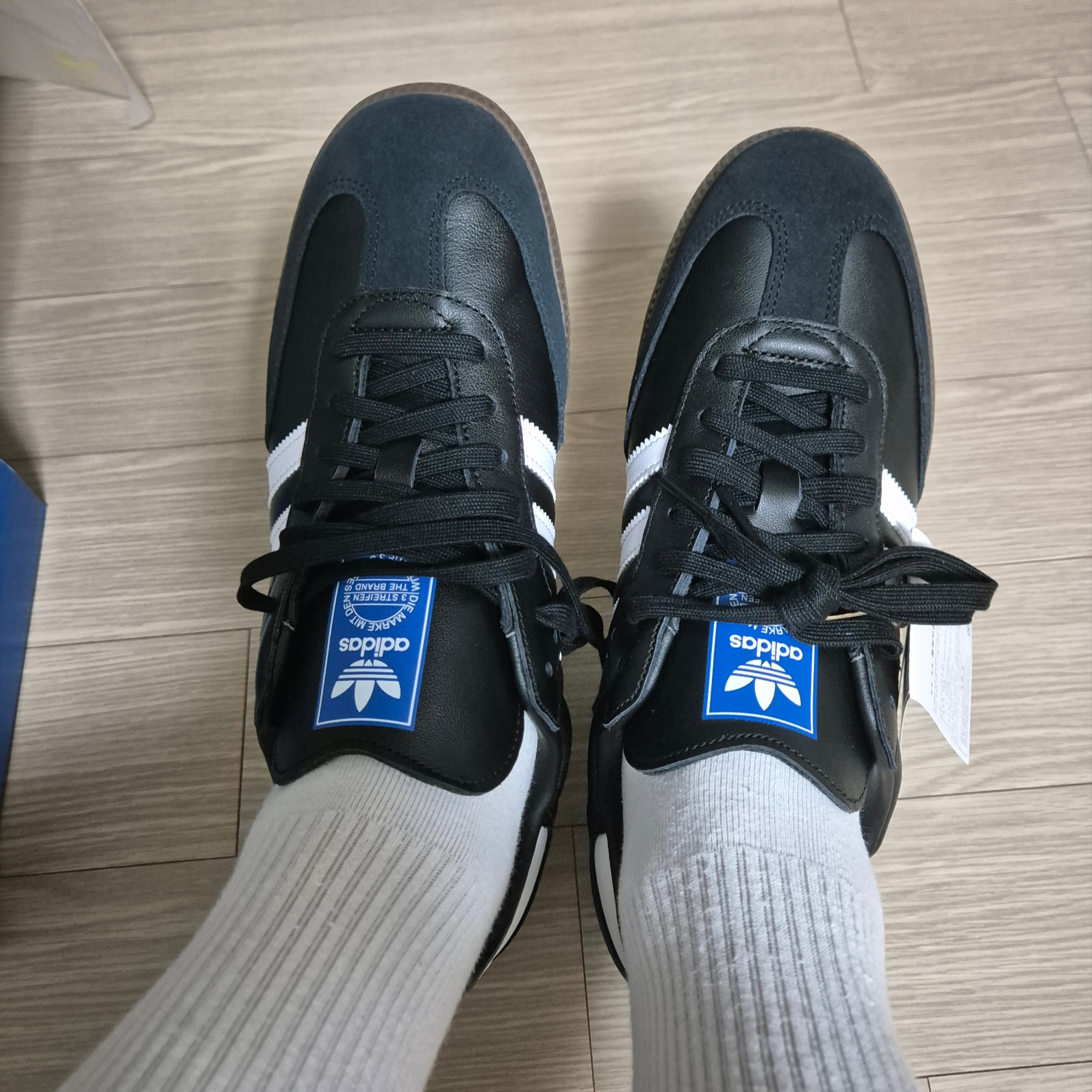 Adidas Samba OG Black White Gum 착용 스타일