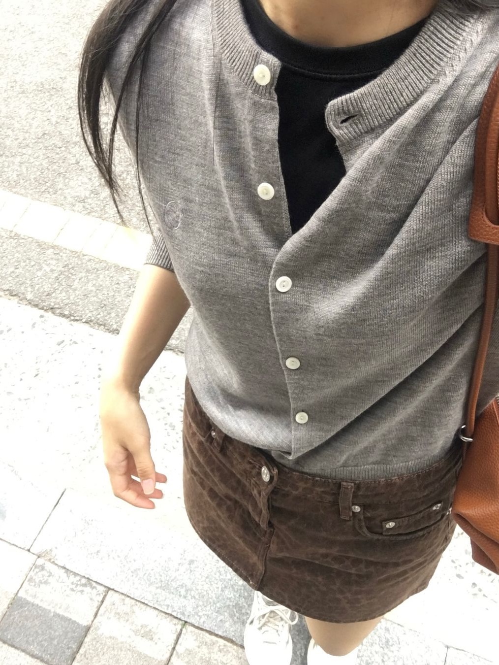 Siyazu SIKN2126 Merino Wool Minimal Cardigan Melange gray 착용 스타일 - 3