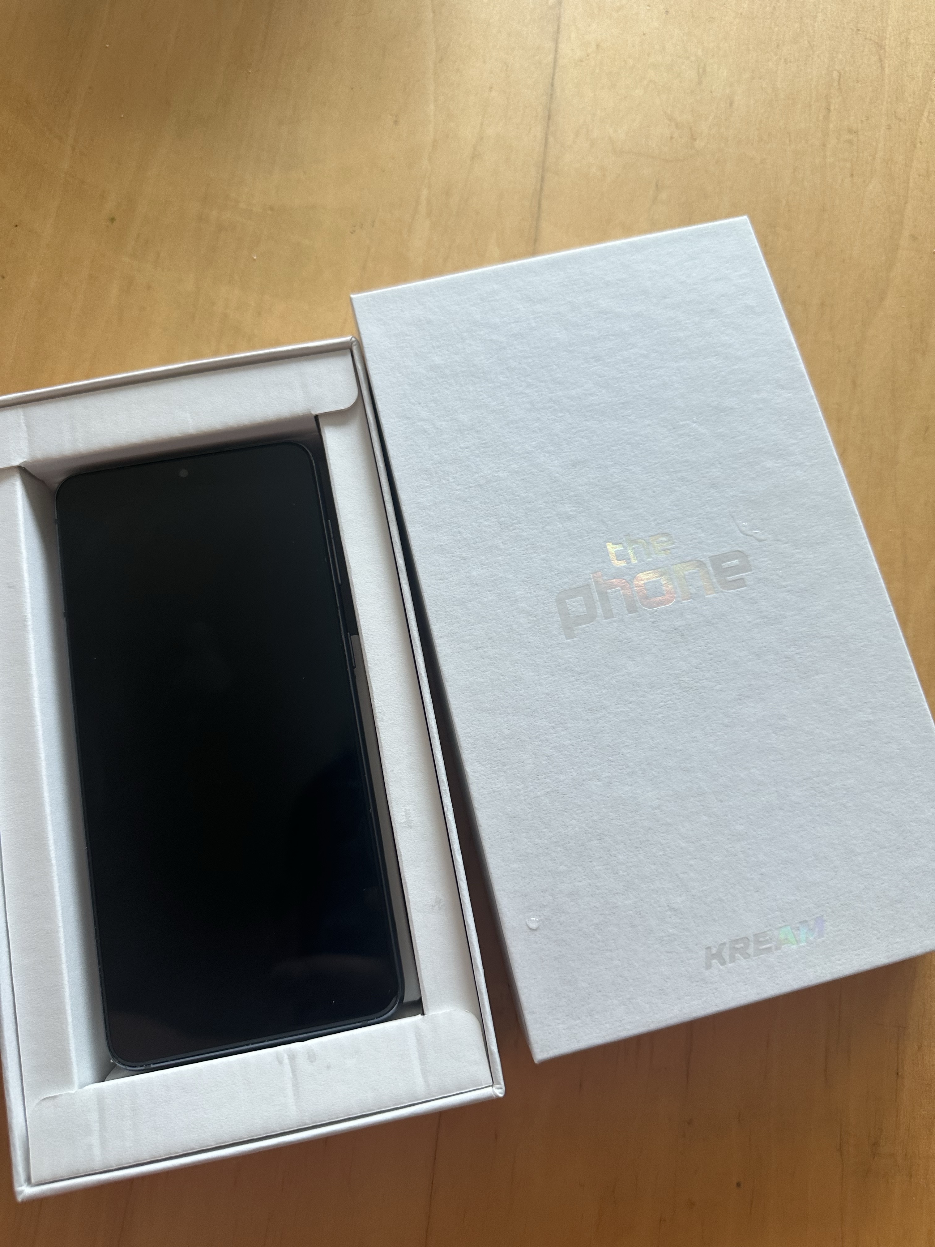 [A등급] Refurbished Galaxy S21 256GB Phantom Gray 착용 스타일