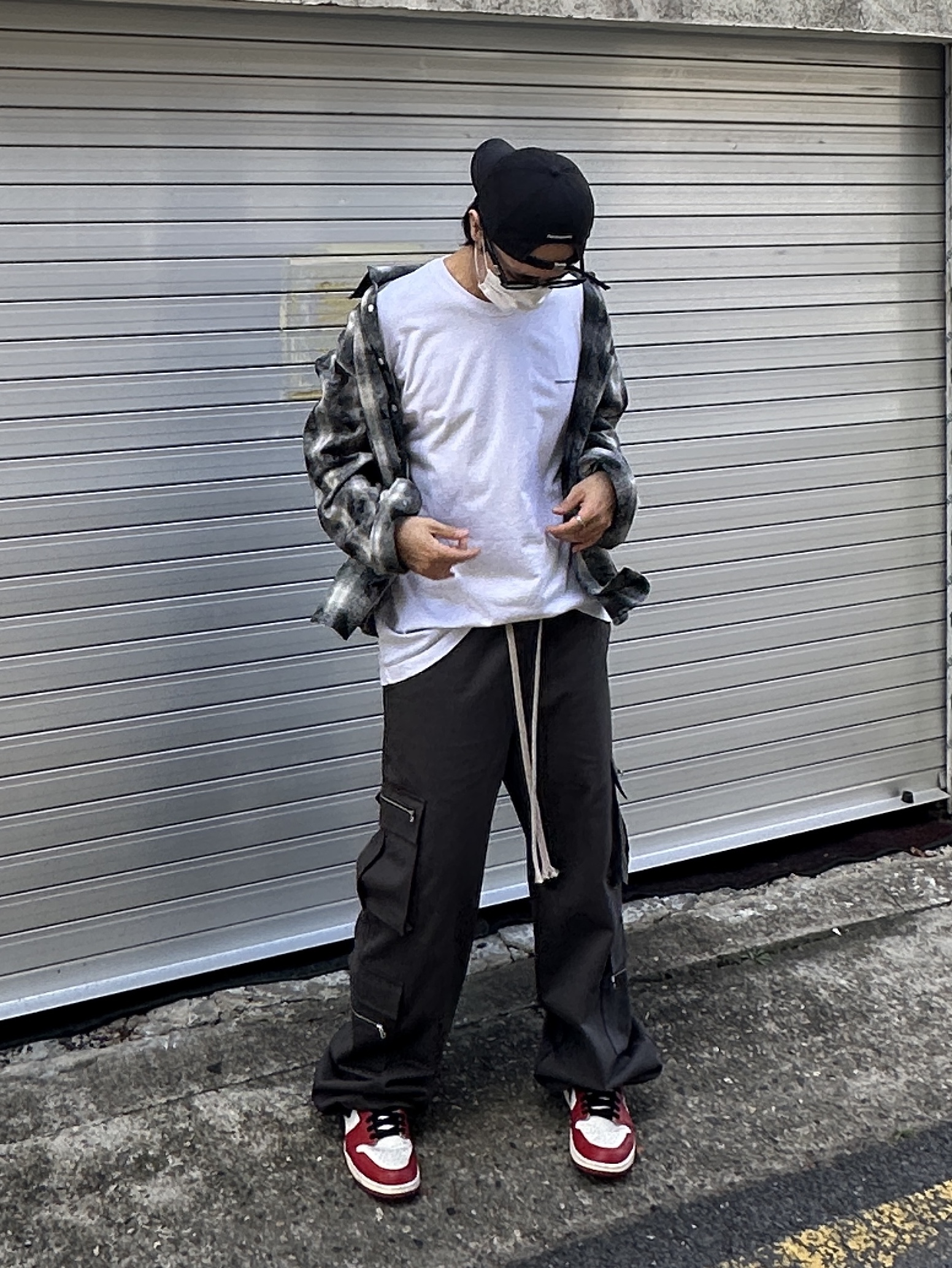 Jordan 1 Retro High OG Chicago 2022, Permanent Archive High-Density Wide Cargo Pants Charcoal 착용 스타일