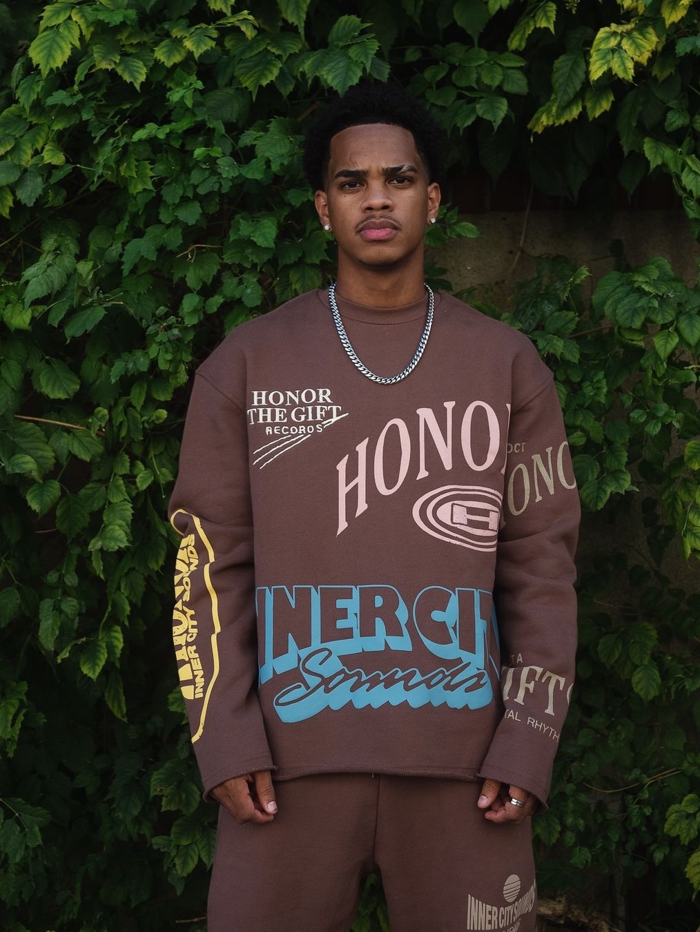 Honor The Gift Studio Crewneck 2.0 Black - 24FW 착용 스타일 - 2