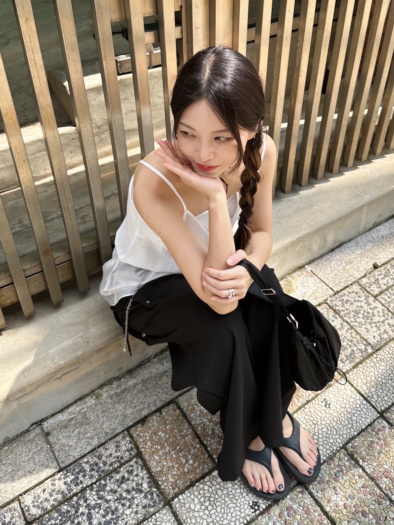 Oofos OOriginal Black 착용 스타일 - 1