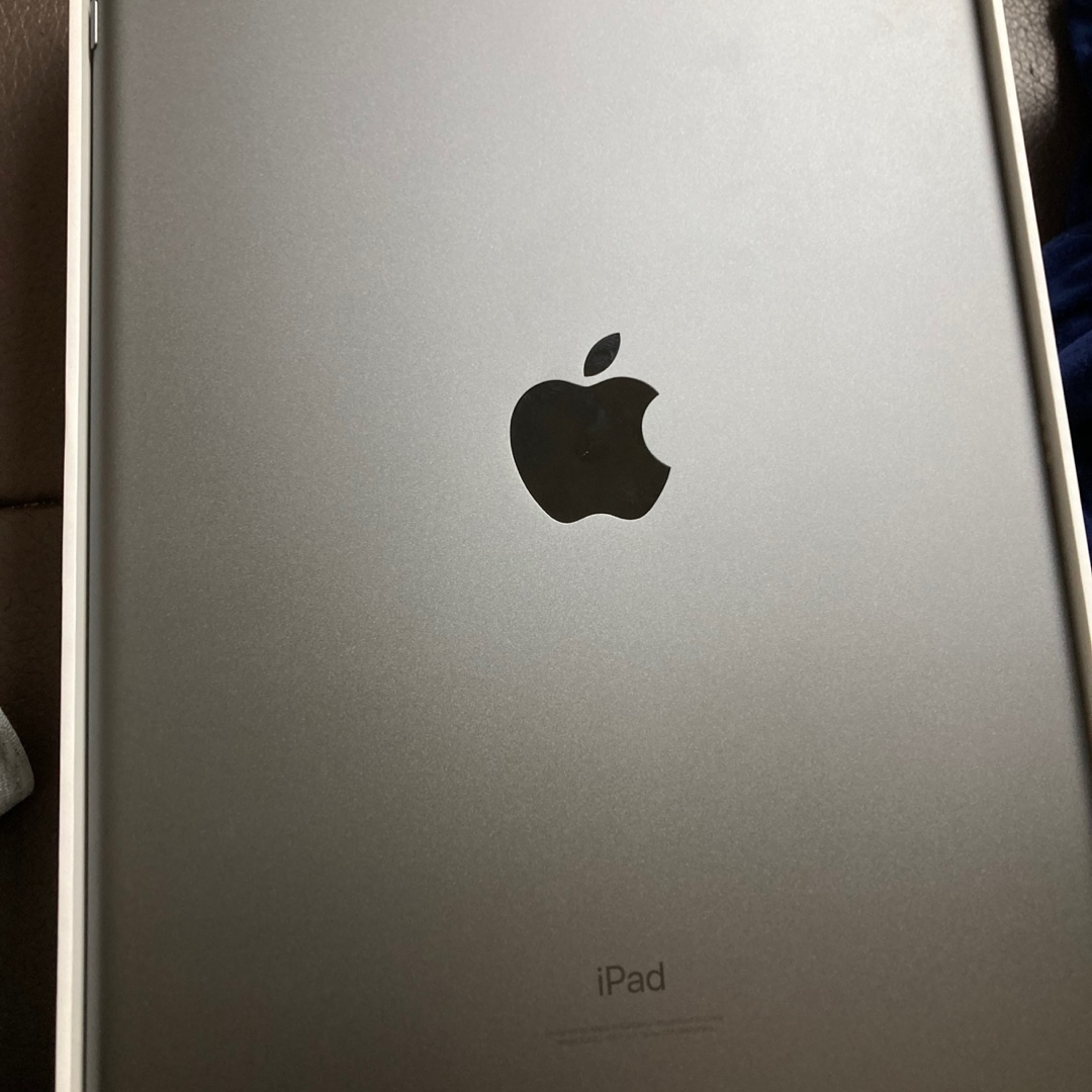 Apple iPad 9th Gen Wifi 64GB Space Gray (Korean Ver.) 착용 스타일
