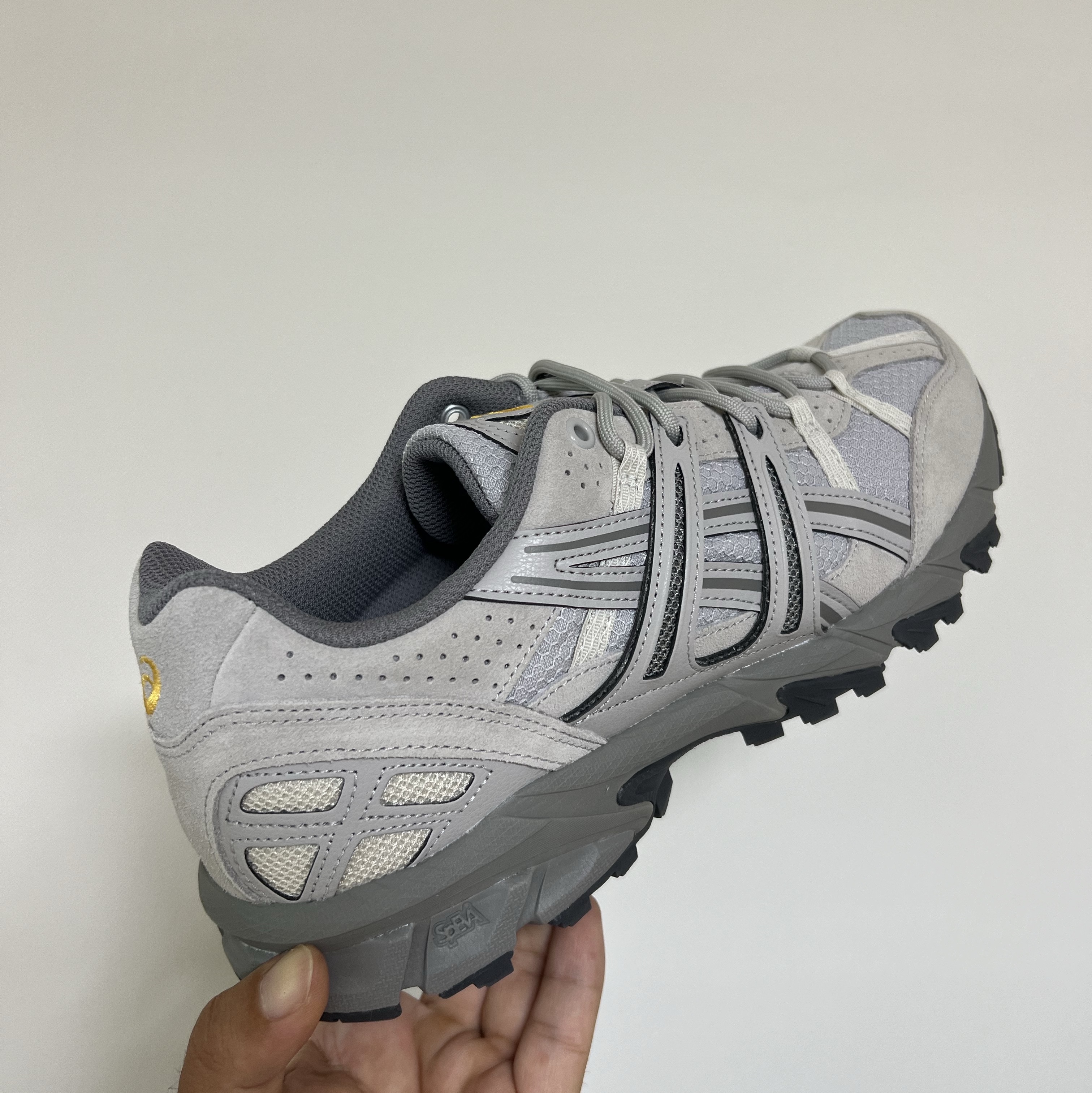 Asics Gel-Sonoma 15-50 Oyster Grey 착용 스타일 - 2