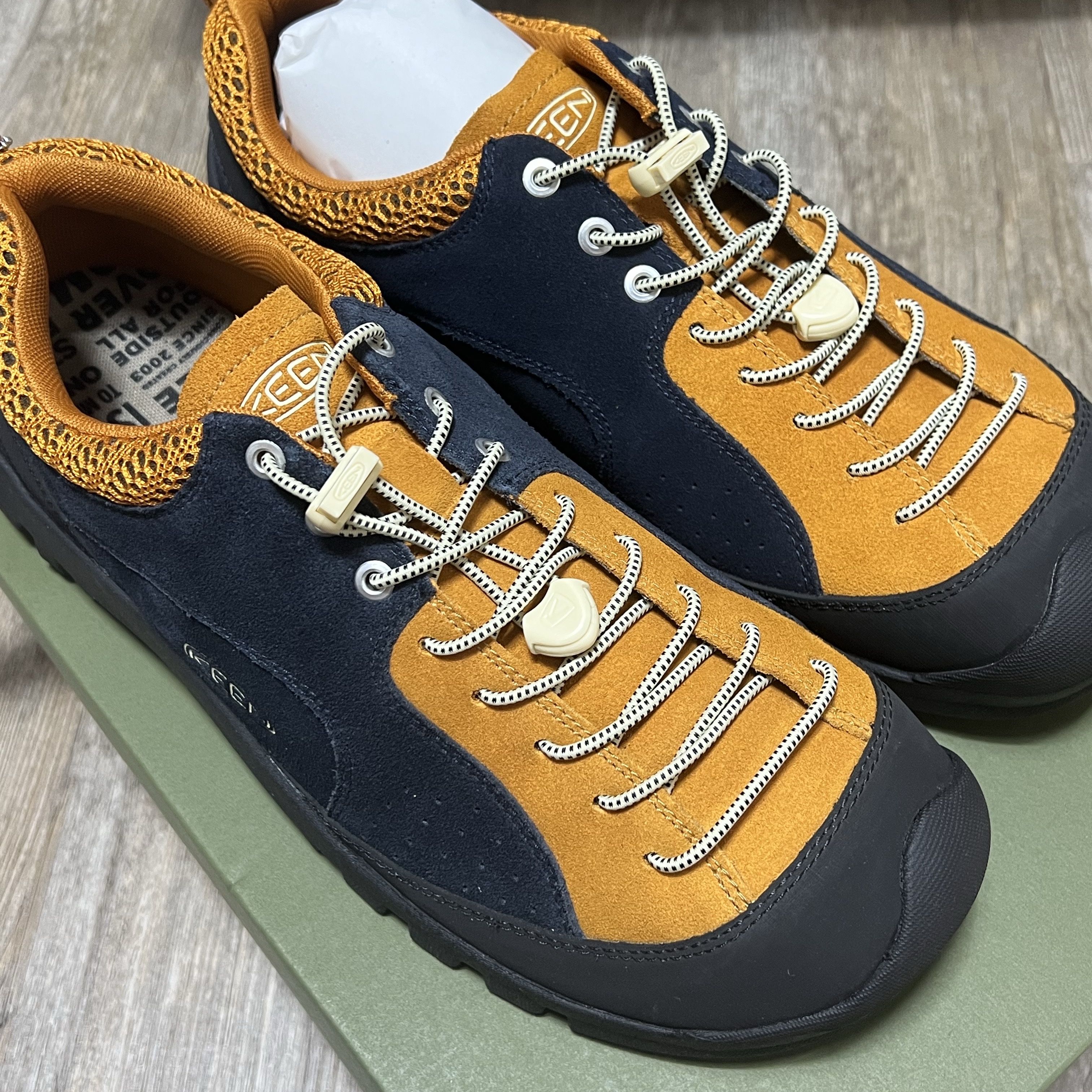 Keen Jasper Rocks SP Sneakers Curry 착용 스타일 - 1