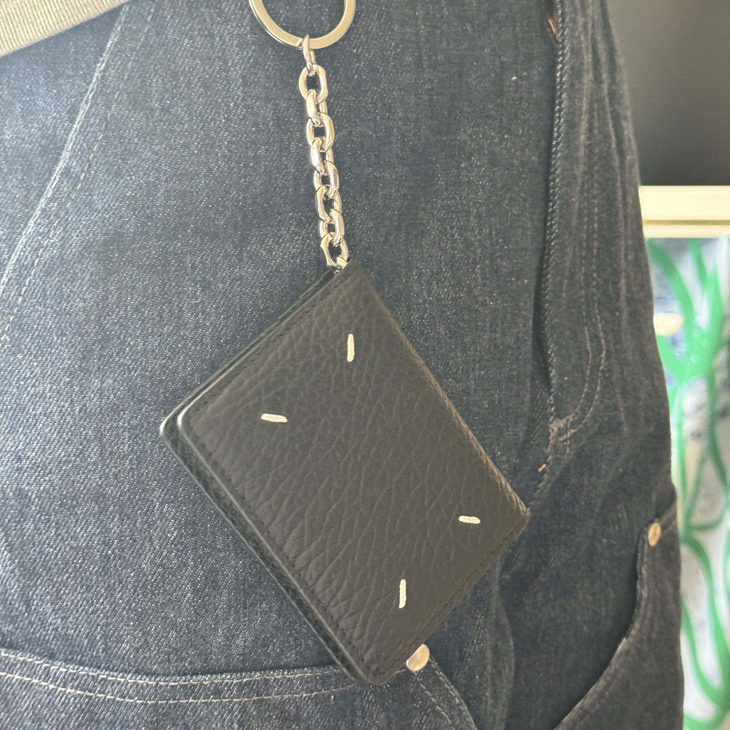 Maison Margiela Keyring Wallet Black 착용 스타일