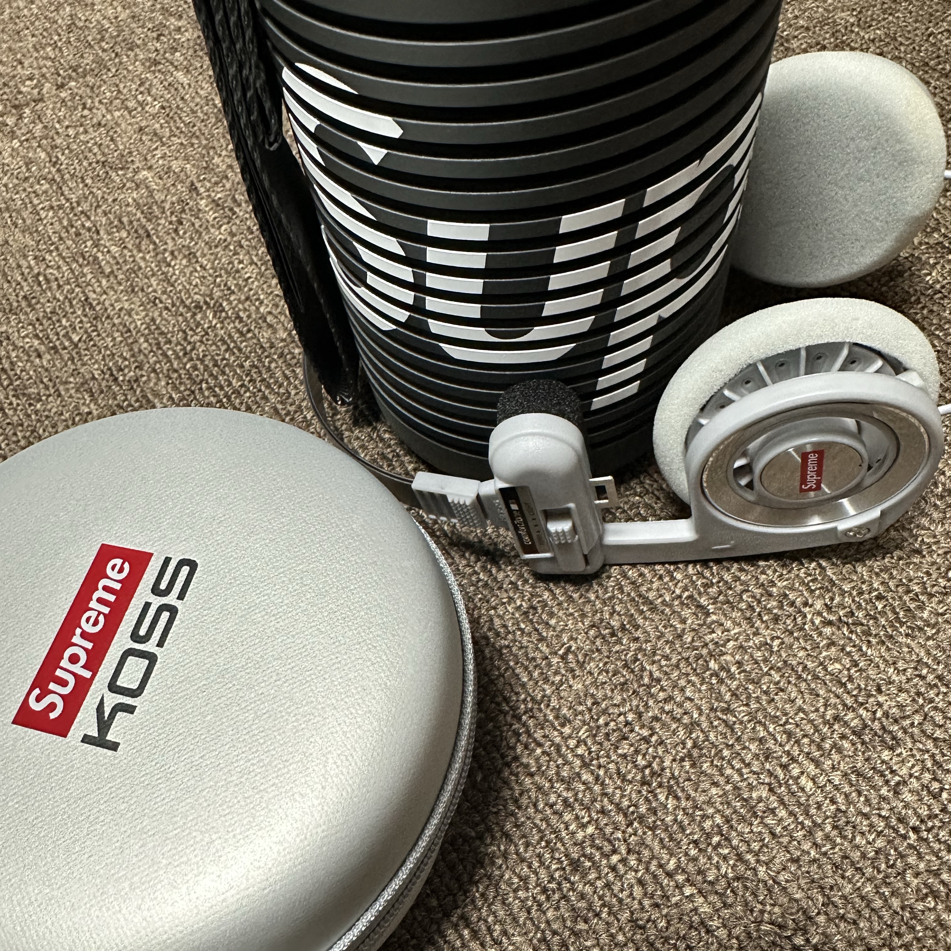 Supreme x Koss Portapro Headphones Silver - 23FW 착용 스타일