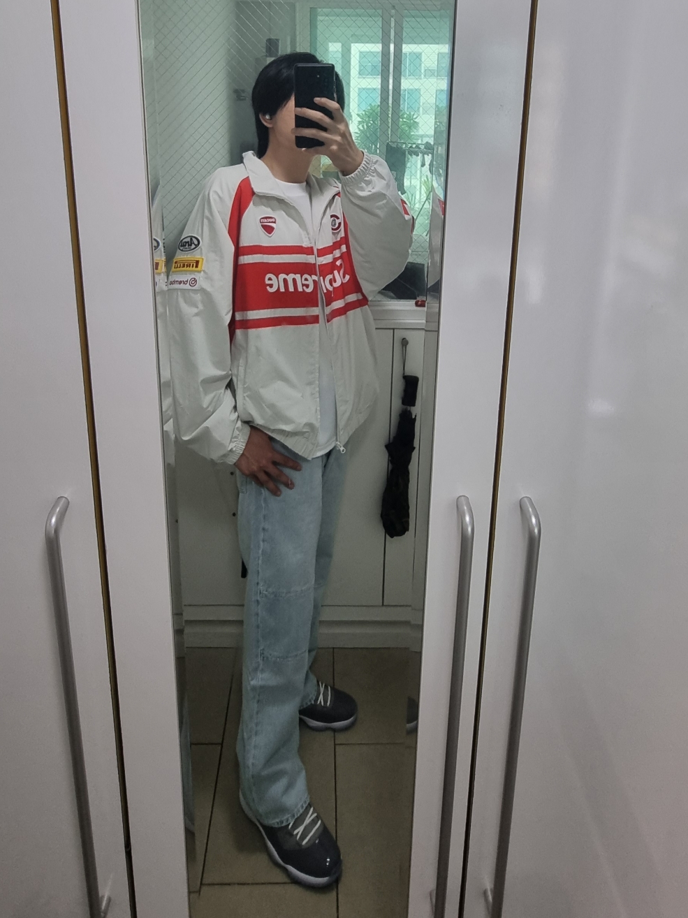 Supreme x Ducati Track Jacket Light Grey - 24SS, Toei Studio The First Slam Dunk Shohoku T-Shirt White 착용 스타일 - 2