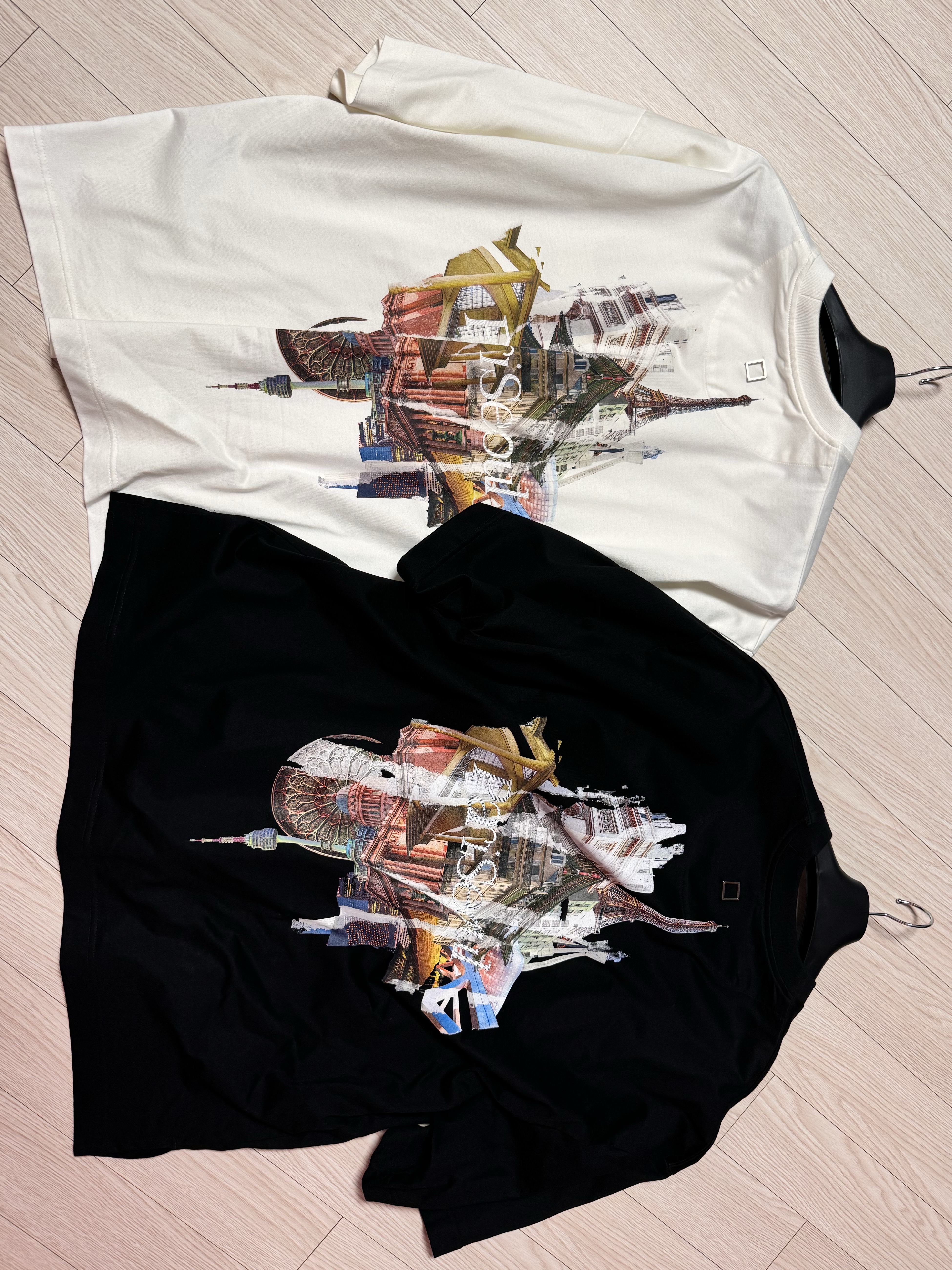 Wooyoungmi Flower Print Back Logo T-Shirt White Pink - 21SS, Wooyoungmi Flower Print Back Logo T-Shirt Black - 21SS 착용 스타일 - 3