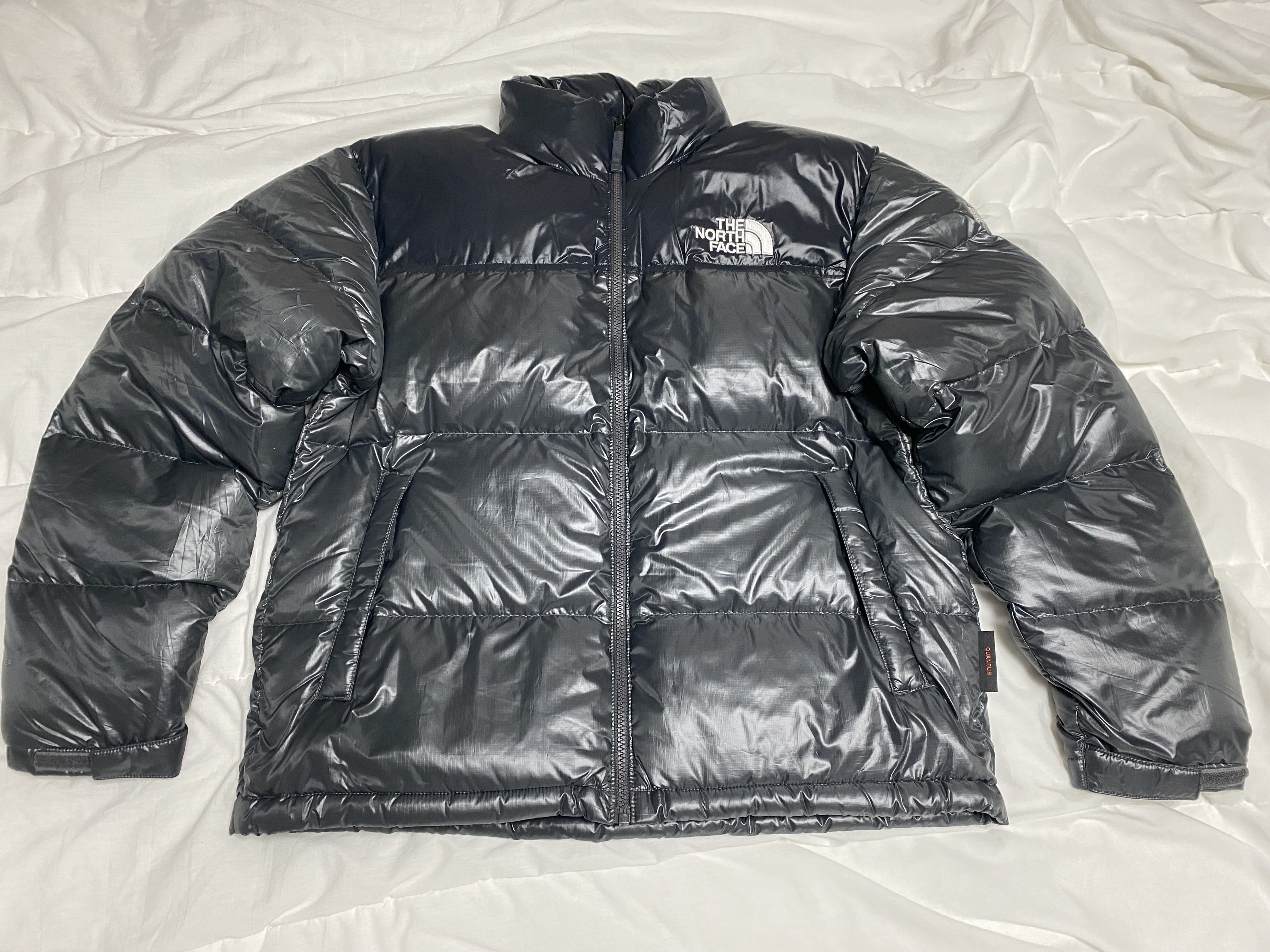 The North Face Quantum Nuptse RDS Down Jacket Silver Gray 착용 스타일 - 1