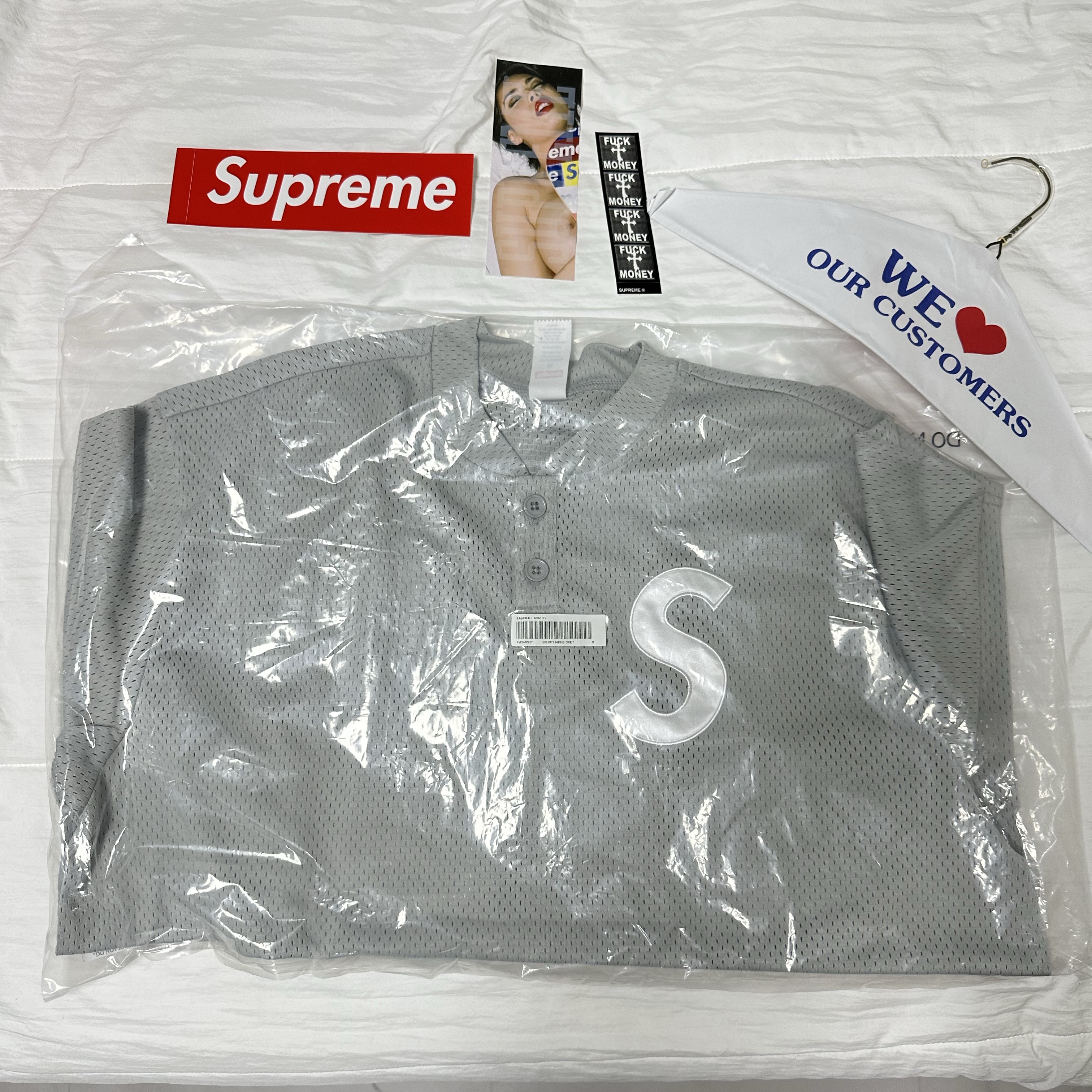 Supreme S Logo Baseball Henley Grey - 24FW 착용 스타일
