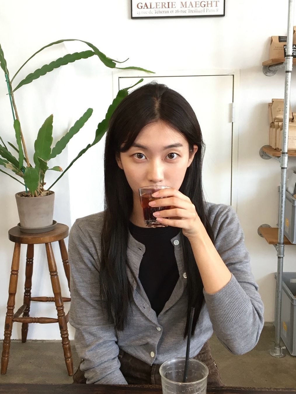 Siyazu SIKN2126 Merino Wool Minimal Cardigan Melange gray 착용 스타일 - 1
