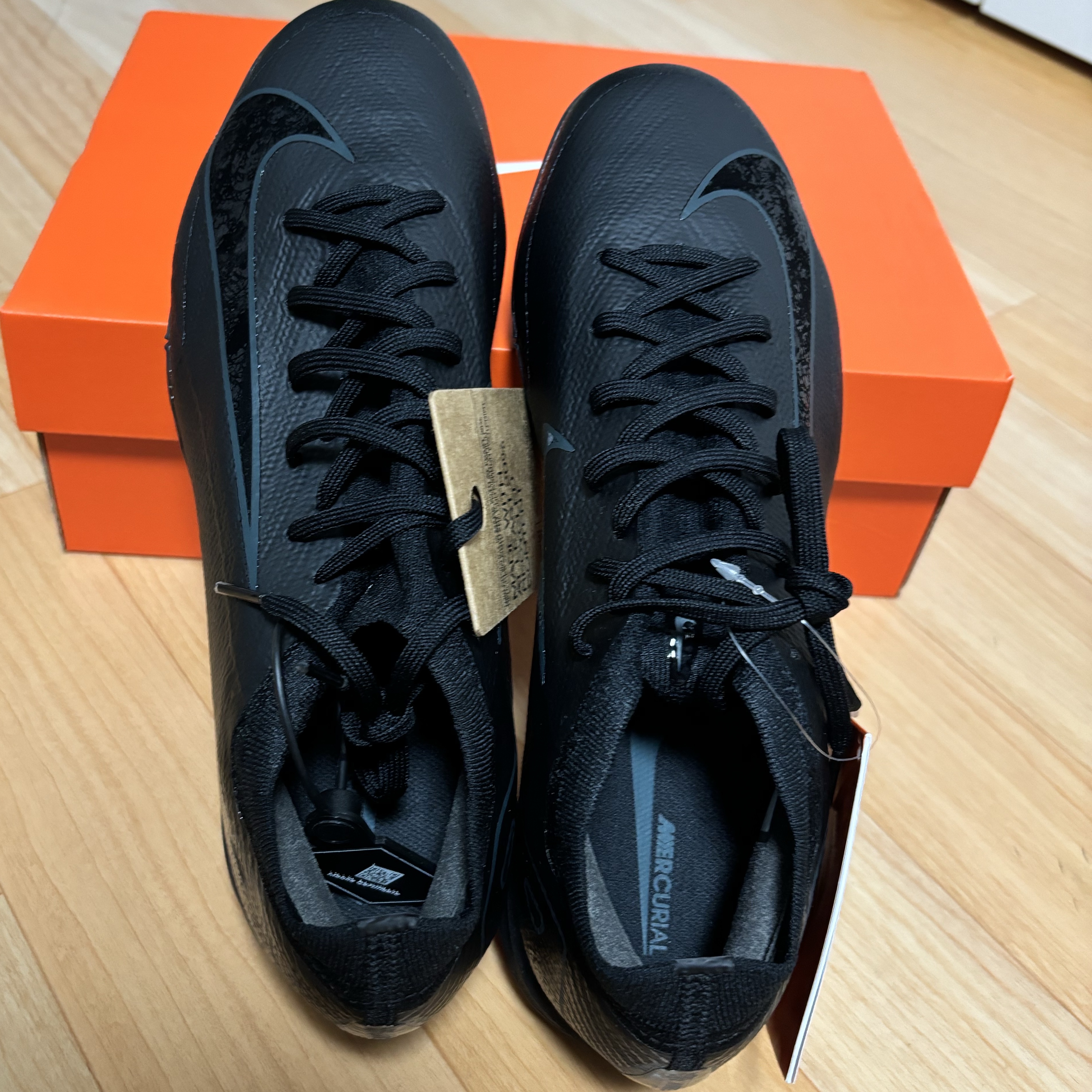 Nike Mercurial Vapor 16 Pro TF Black Deep Jungle 착용 스타일