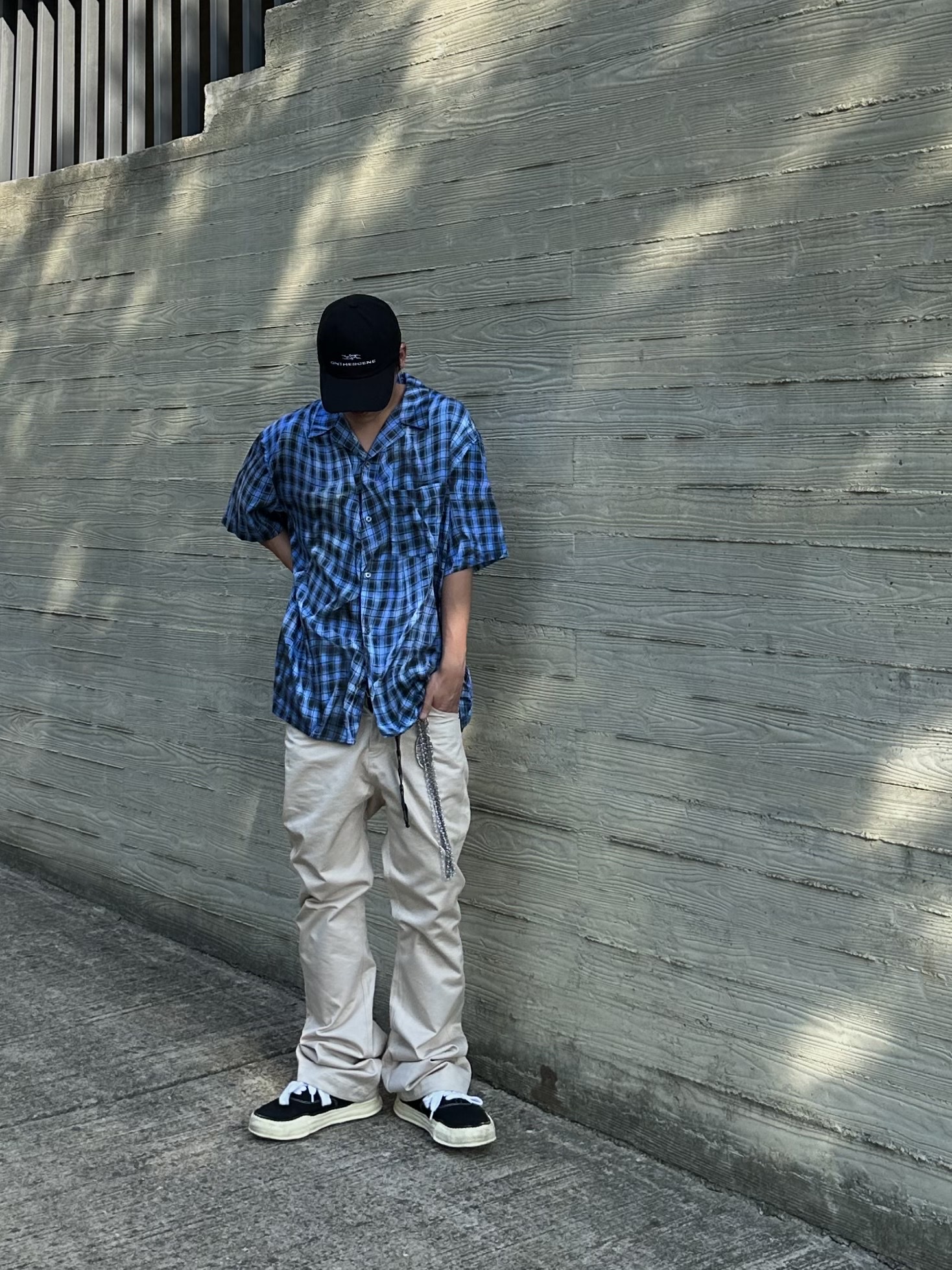 Maison Mihara Yasuhiro Baker OG Sole Broken Suede Low-top Sneakers Black 착용 스타일 - 3