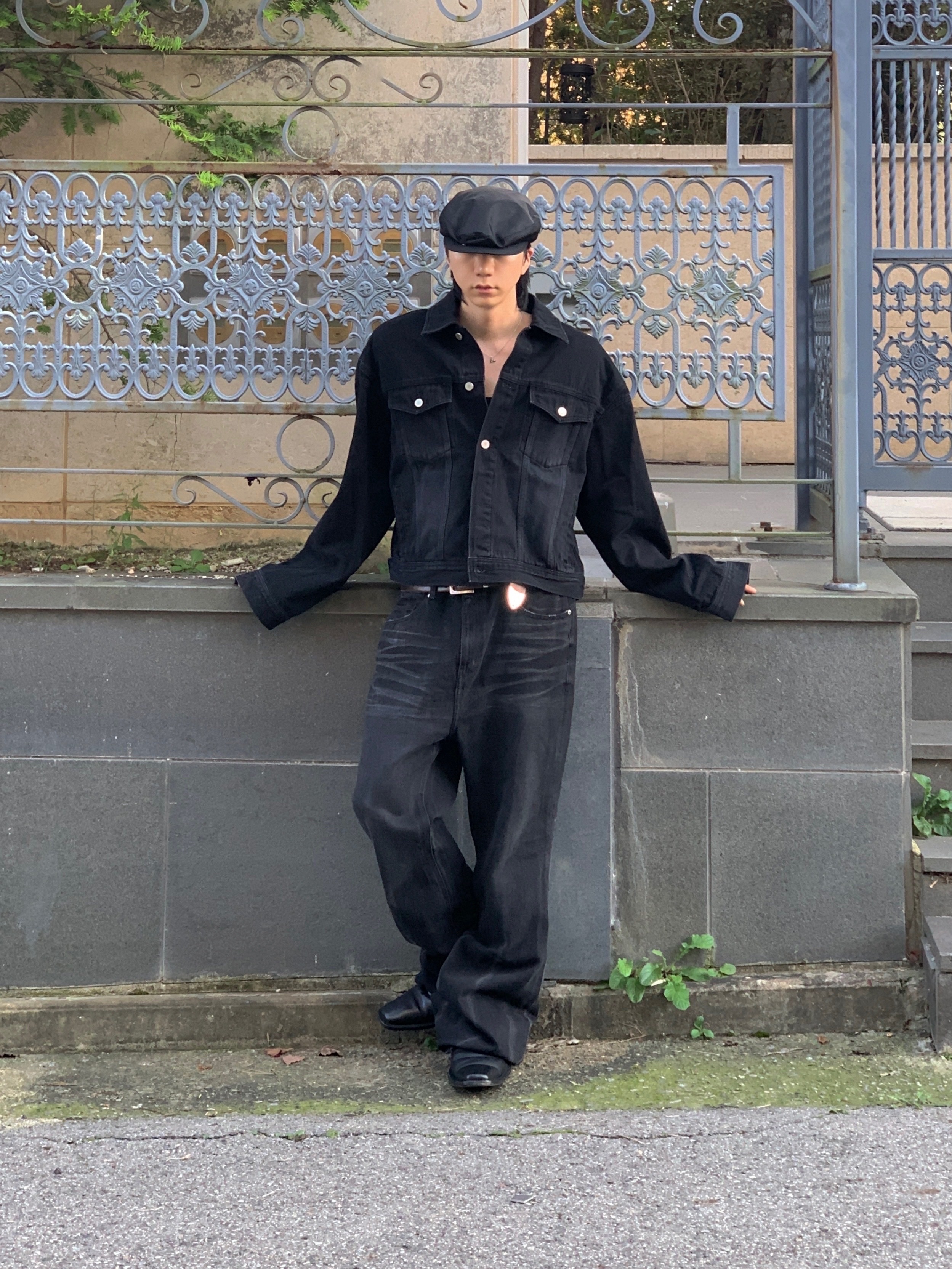 Our Legacy Double Tongue Belt Mahogany, Prada Re-Nylon Hat Black 착용 스타일 - 3