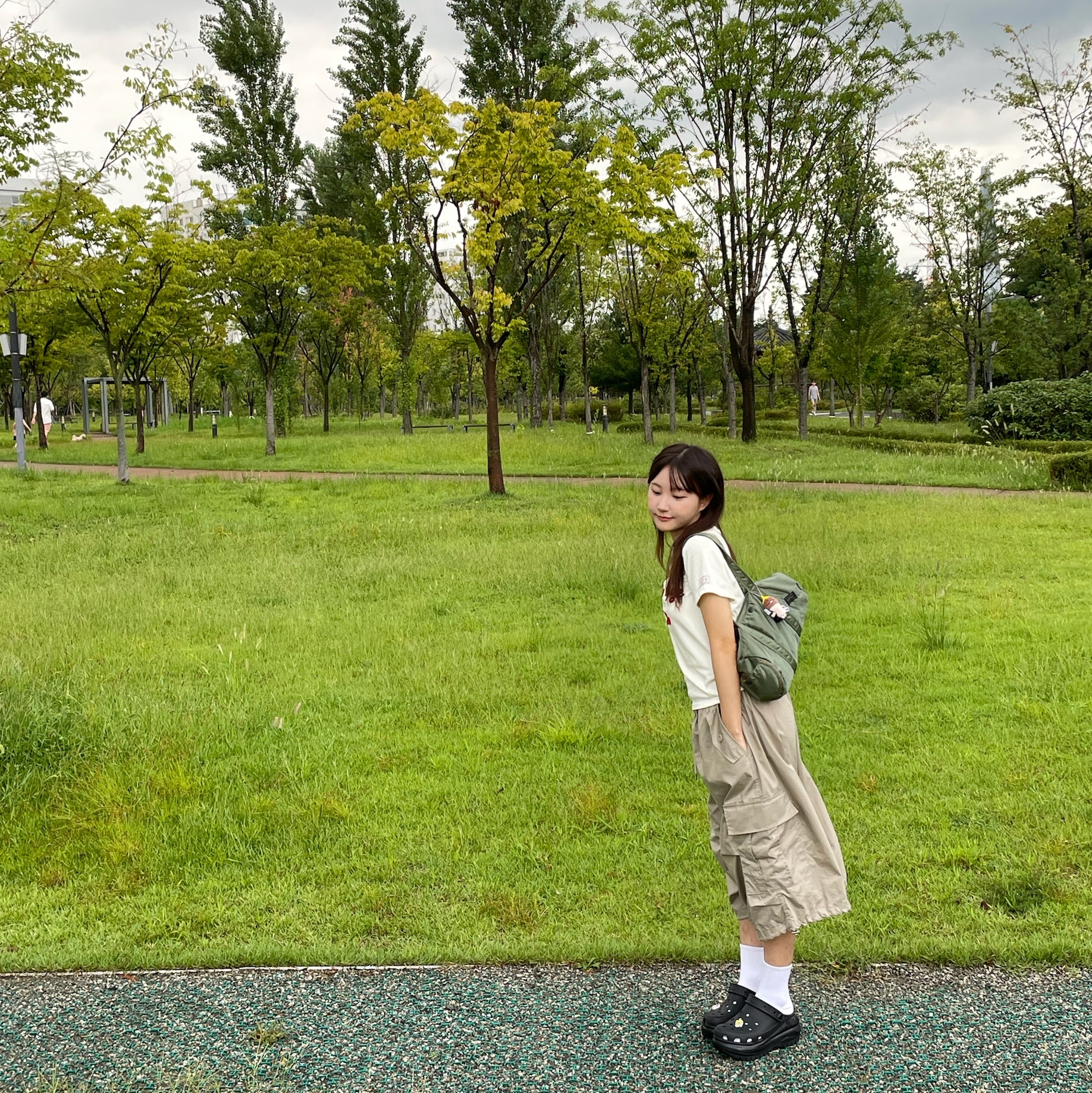 Porter Tanker Duffle Bag S Sage Green, (W) Crocs Classic Mega Crush Clog Black 착용 스타일 - 2