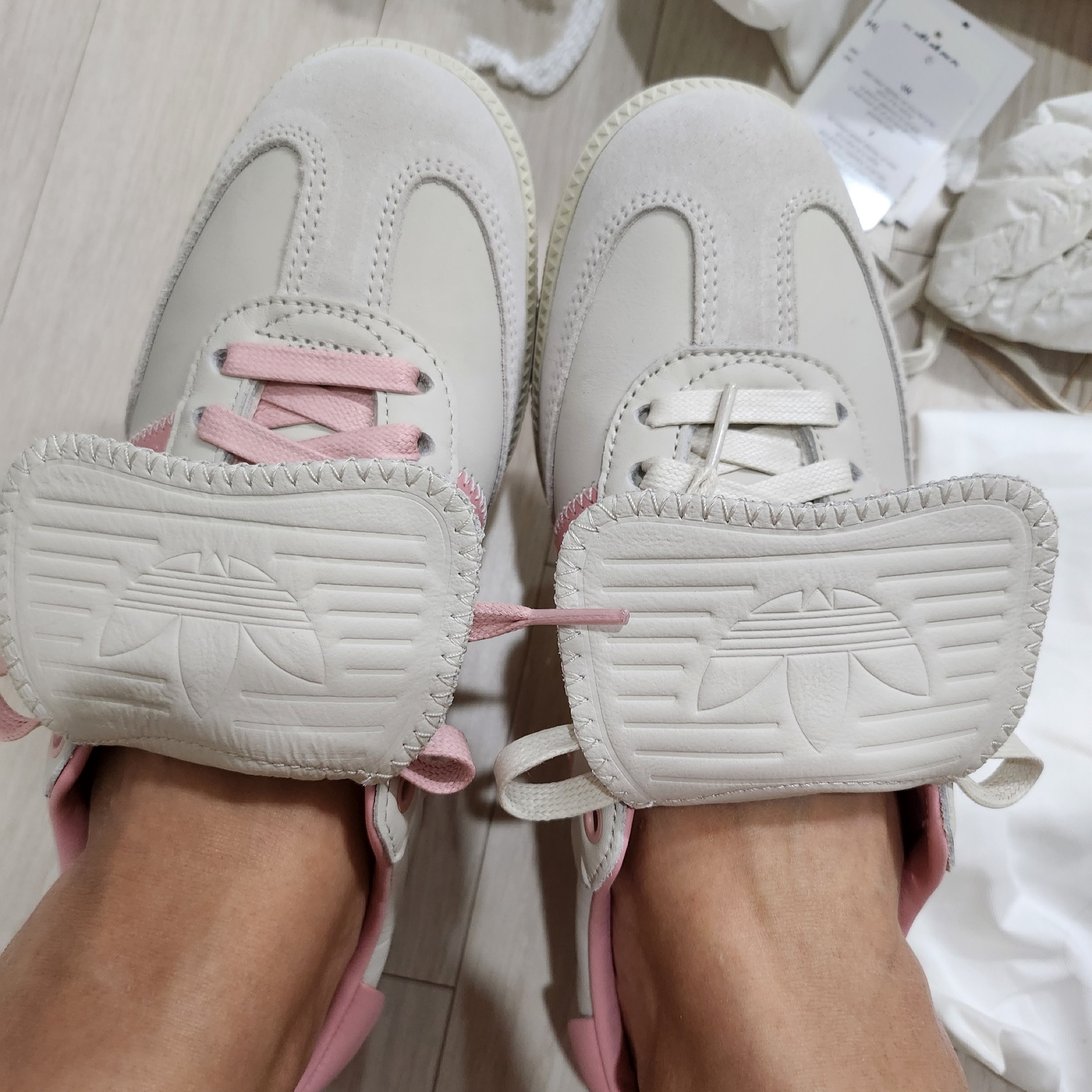 Adidas x Pharrell Williams Humanrace Samba Aluminium Wonder Mauve 착용 스타일