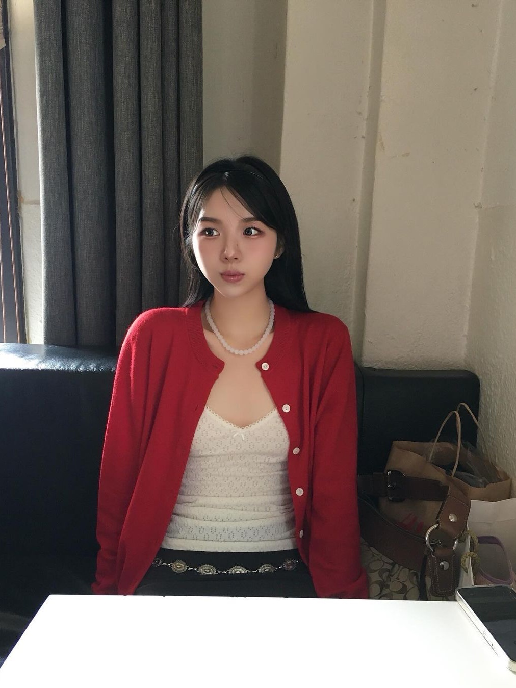 Siyazu SIKN2126 Merino Wool Minimal Cardigan Red 착용 스타일 - 1
