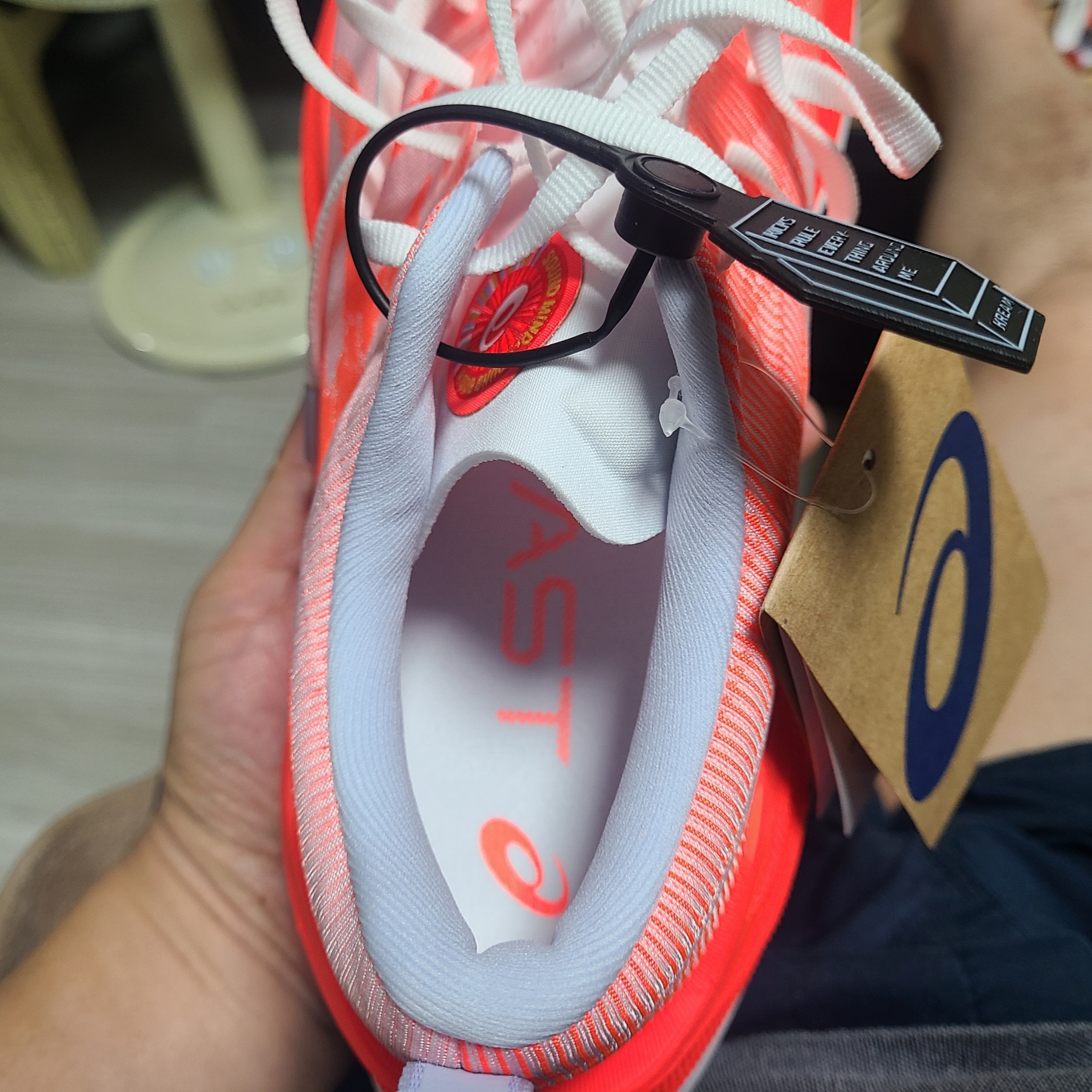 Asics Superblast White Sunrise Red 착용 스타일 - 2
