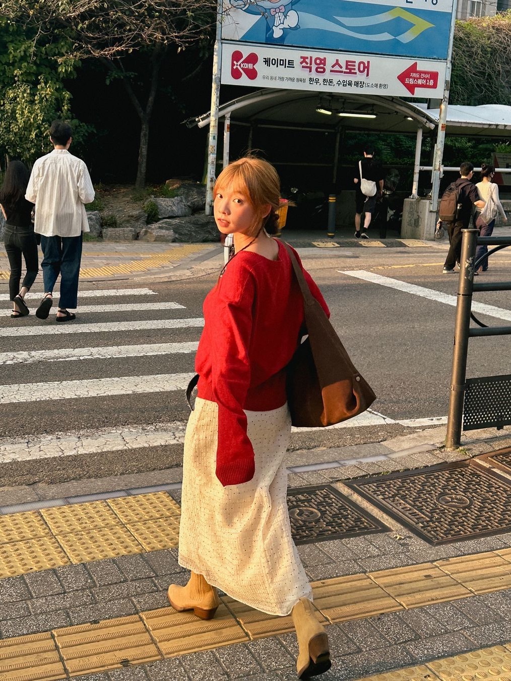 Siyazu SIAC3053 Flow Bag Brown 착용 스타일 - 4