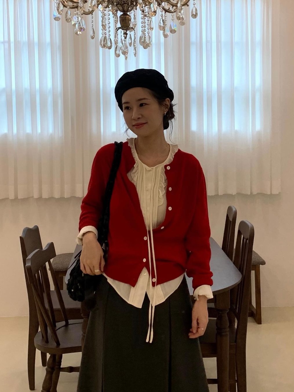 Siyazu SIKN2126 Merino Wool Minimal Cardigan Red 착용 스타일 - 4