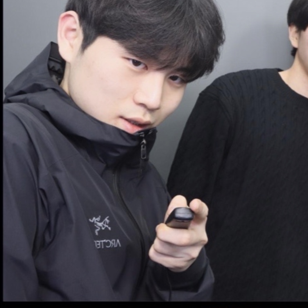 Arc'teryx Beta LT Jacket Black 착용 스타일