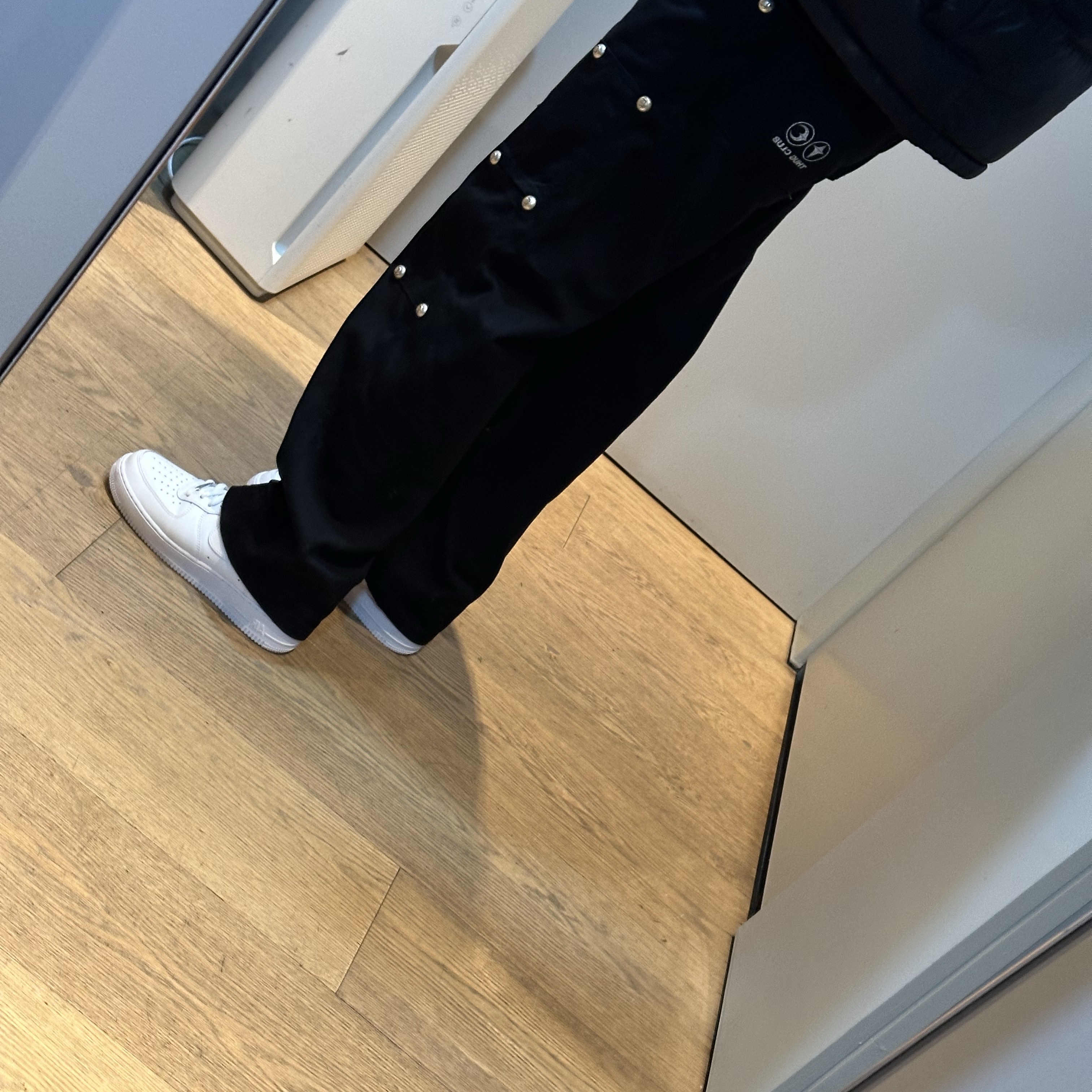 Thug Club Thug Pants (2) Black 착용 스타일 - 1