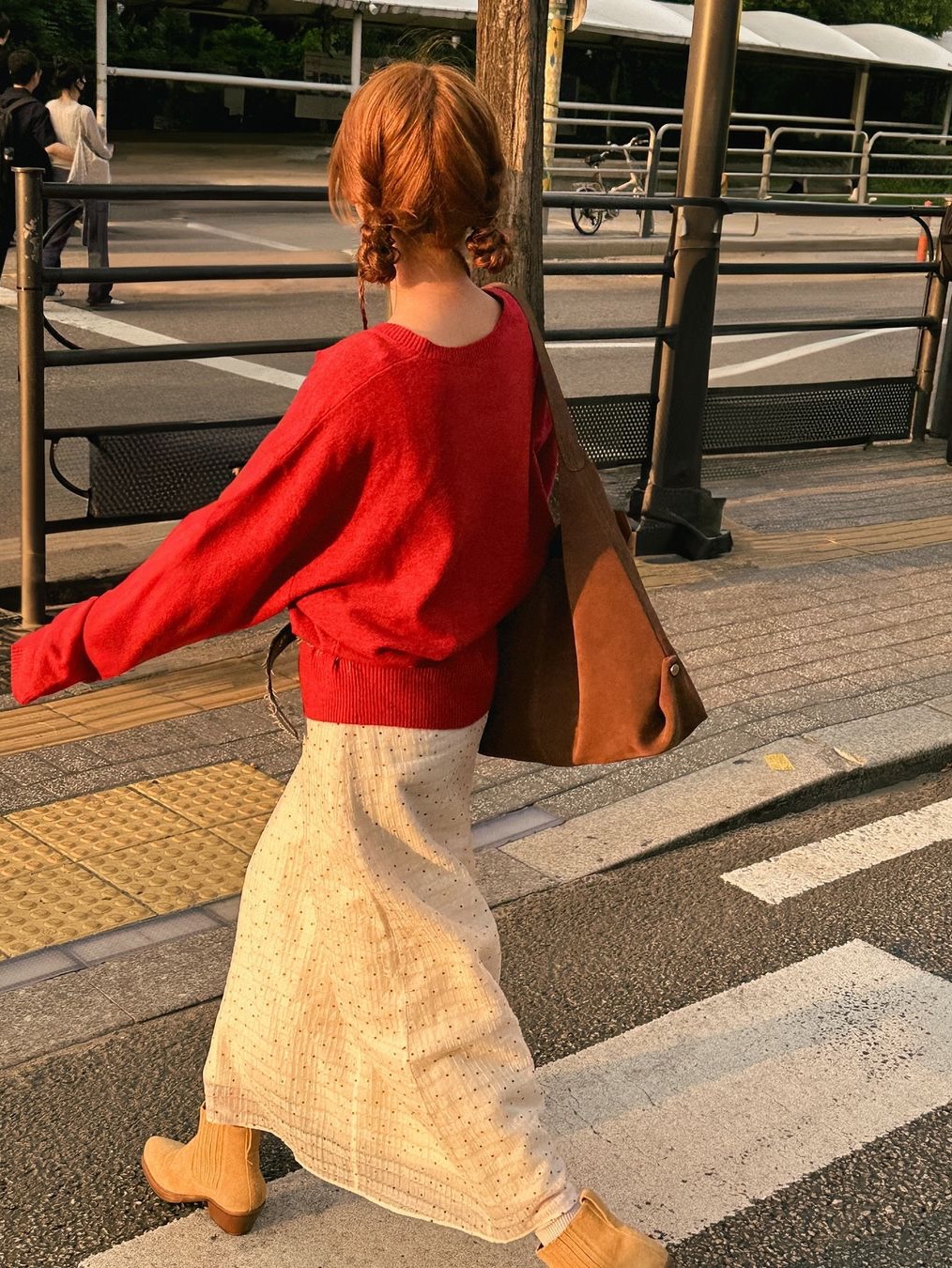 Siyazu SIAC3053 Flow Bag Brown 착용 스타일 - 3