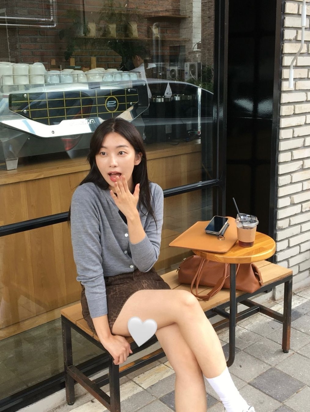 Siyazu SIKN2126 Merino Wool Minimal Cardigan Melange gray 착용 스타일 - 1