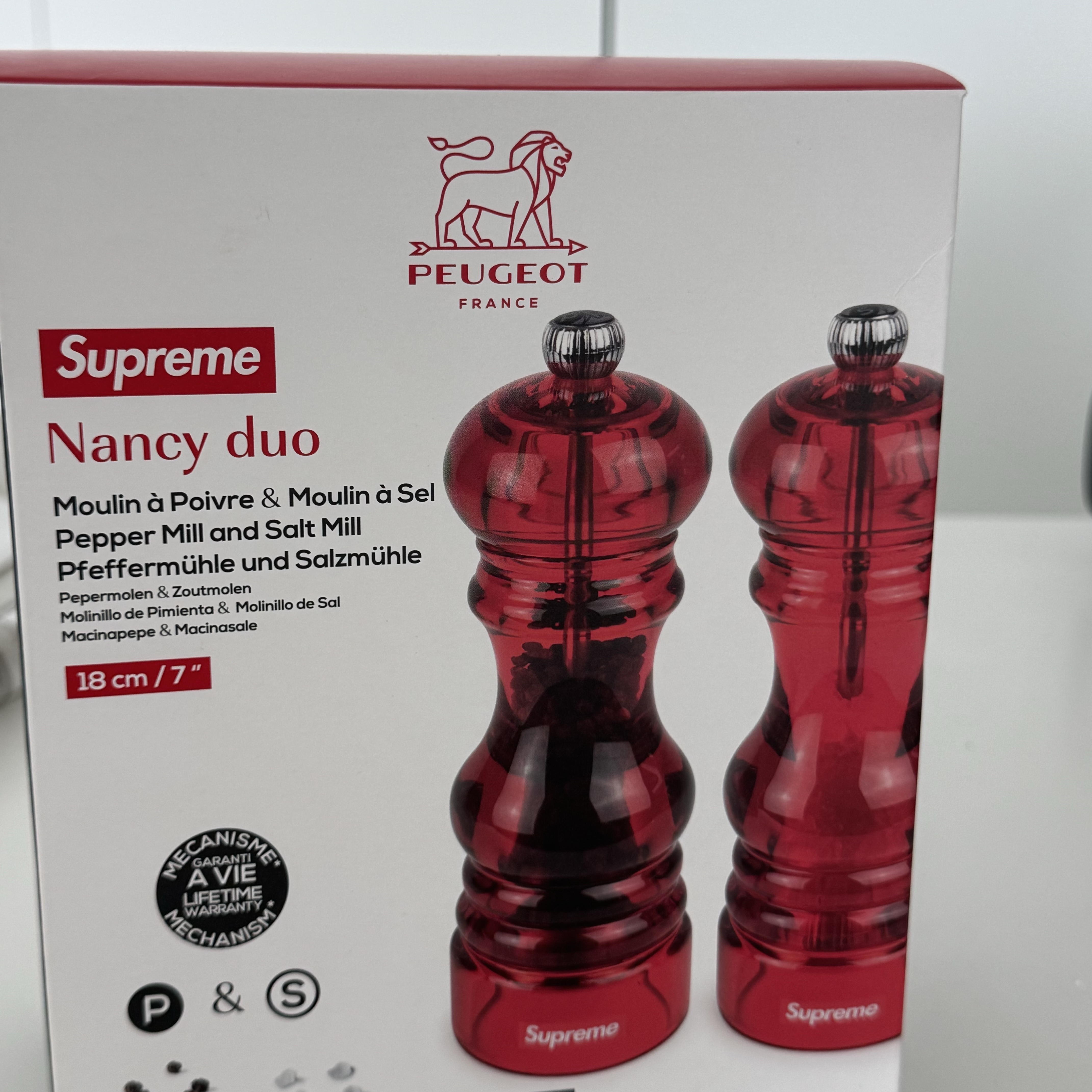 Supreme x Peugeot Salt & Pepper Mill Red (Set of 2) - 24FW 착용 스타일 - 1