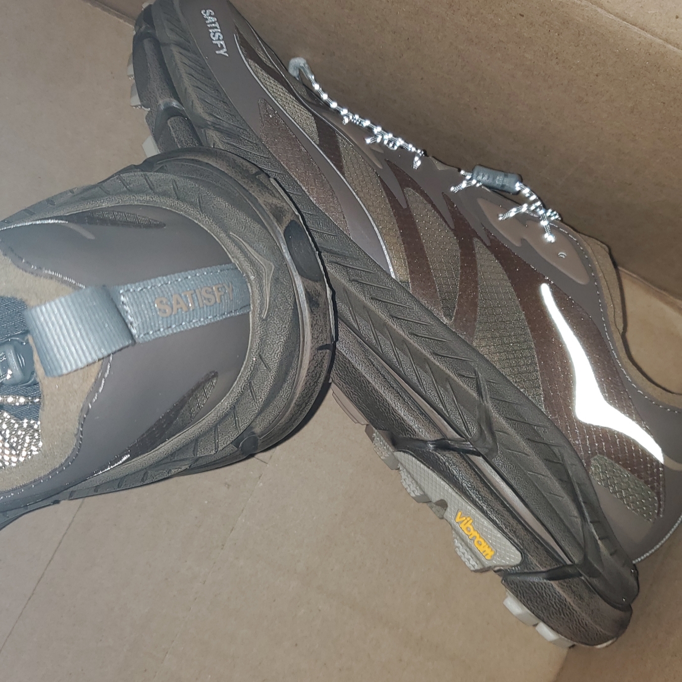 Hoka x Satisfy Mafate Speed 4 Lite Rubber 착용 스타일 - 2