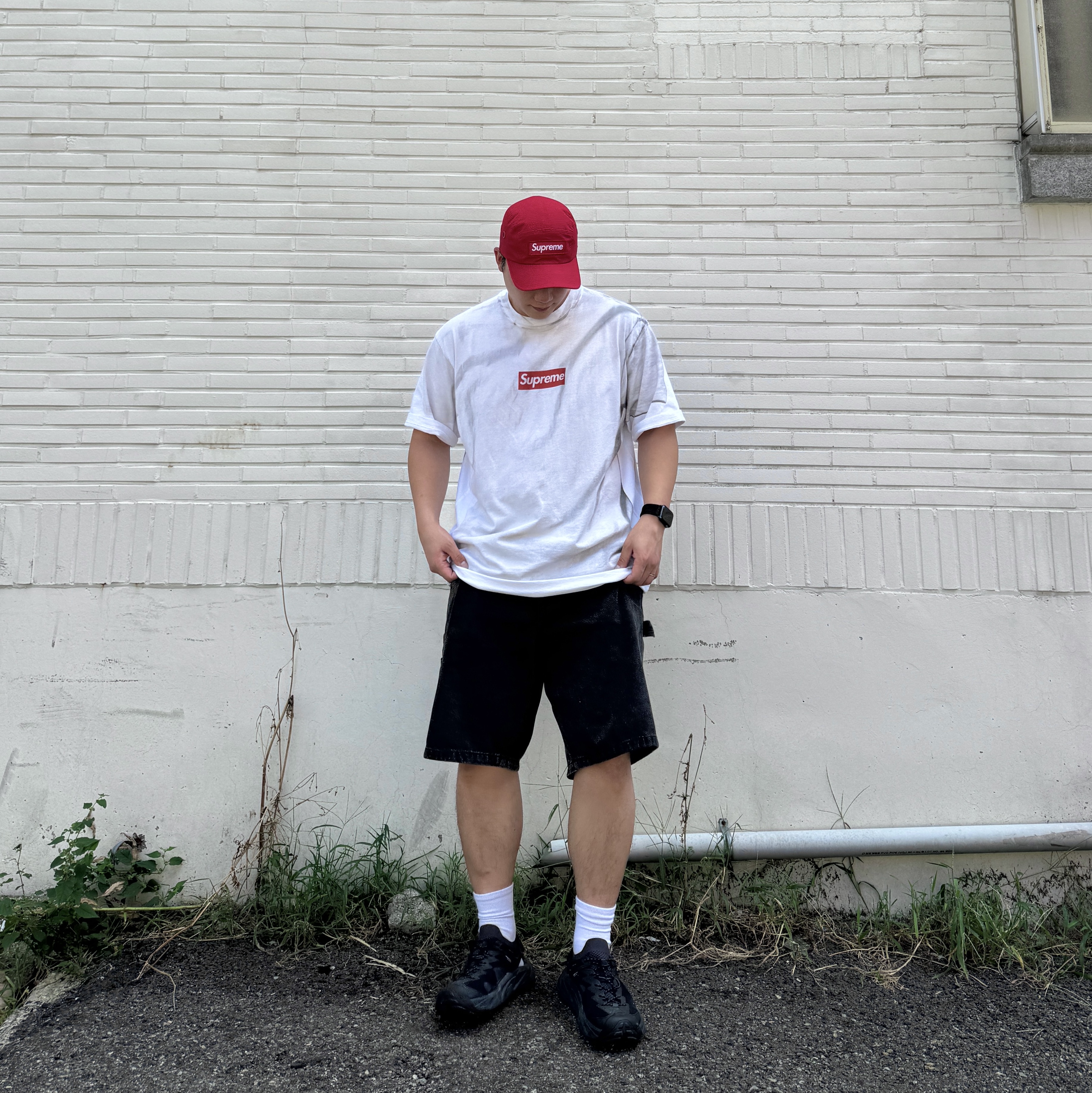 Supreme x MM6 Maison Margiela Box Logo T-Shirt White - 24SS, Supreme Ventile Camp Cap Red - 23SS 착용 스타일 - 1