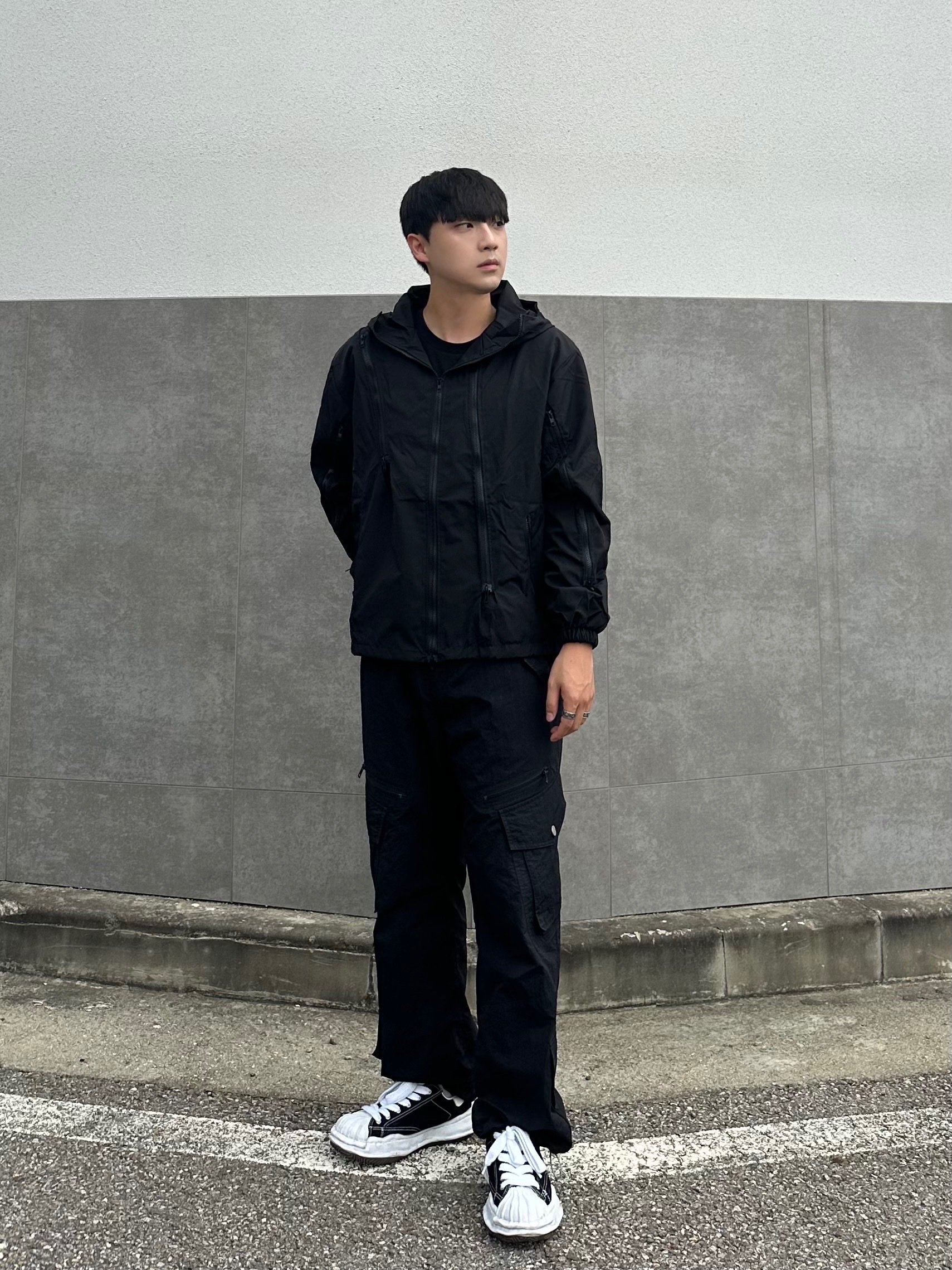 Maison Mihara Yasuhiro Peterson OG Sole Canvas Low Sneakers Black 착용 스타일 - 1