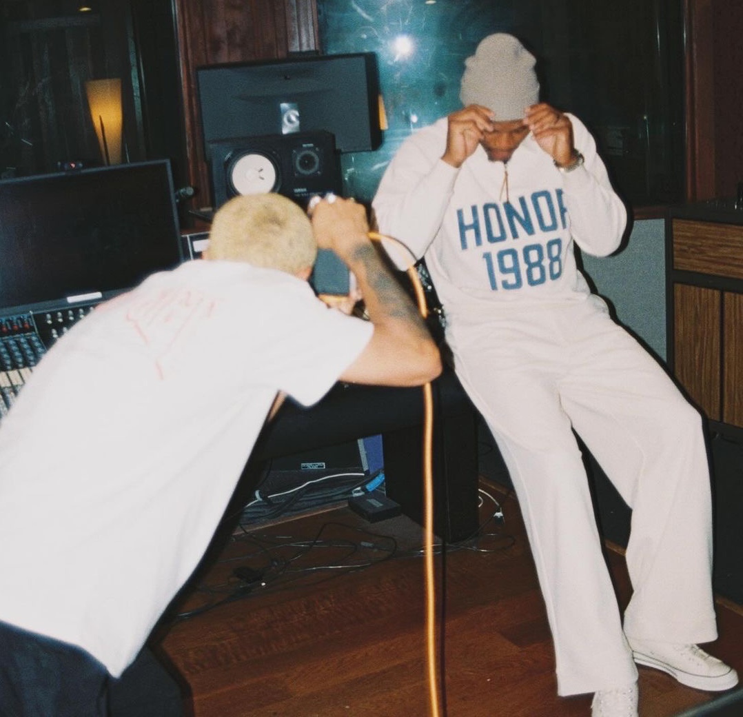 Honor The Gift 1988 QTR Zip Cream - 24FW 착용 스타일