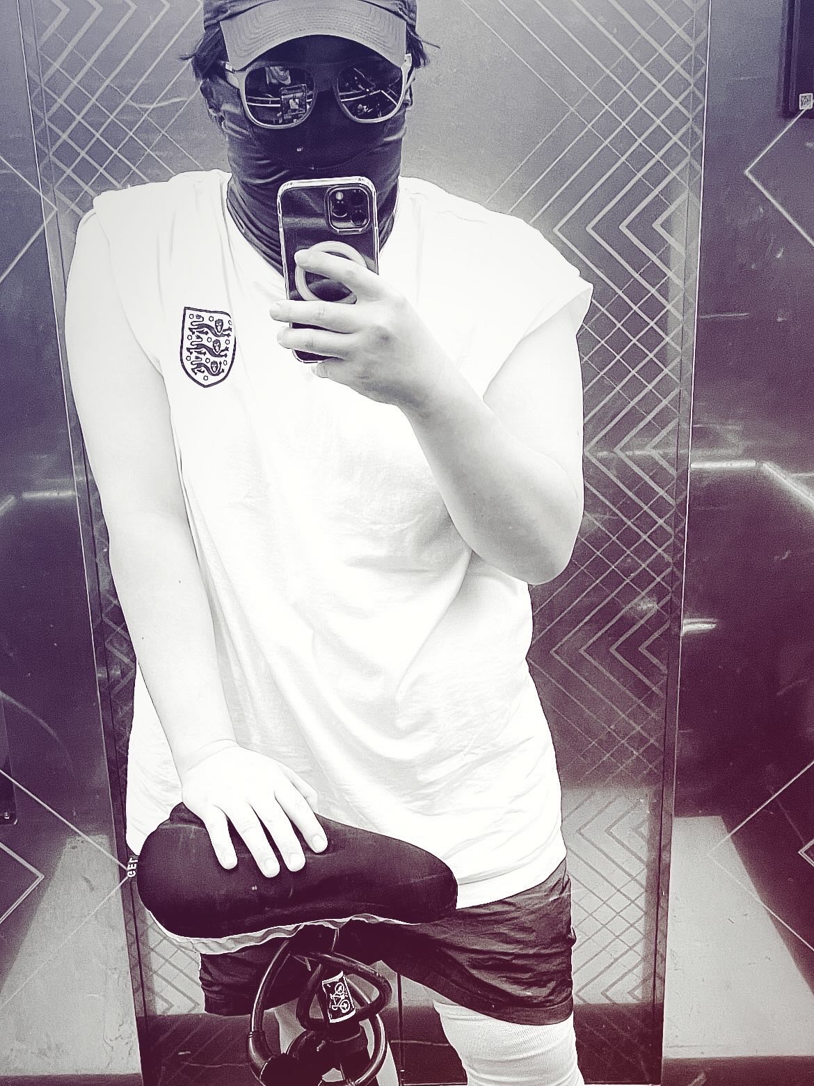 Jordan Jumpman Heritage 86 Washed Cap Black, Nike England Soccer T-Shirt White 착용 스타일 - 2
