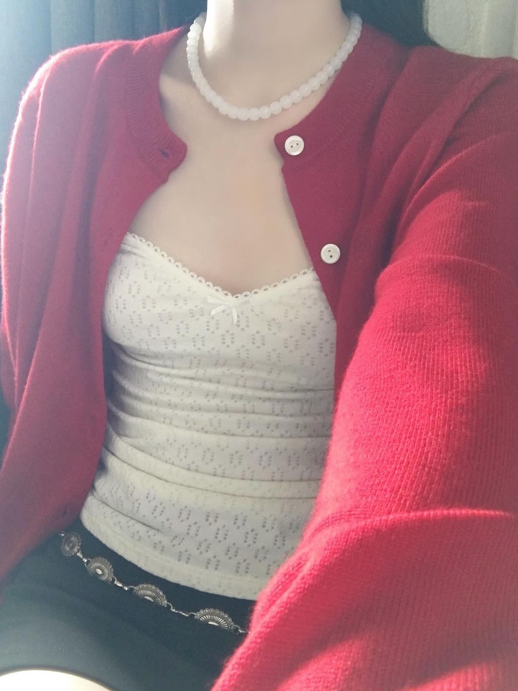 Siyazu SIKN2126 Merino Wool Minimal Cardigan Red 착용 스타일 - 3