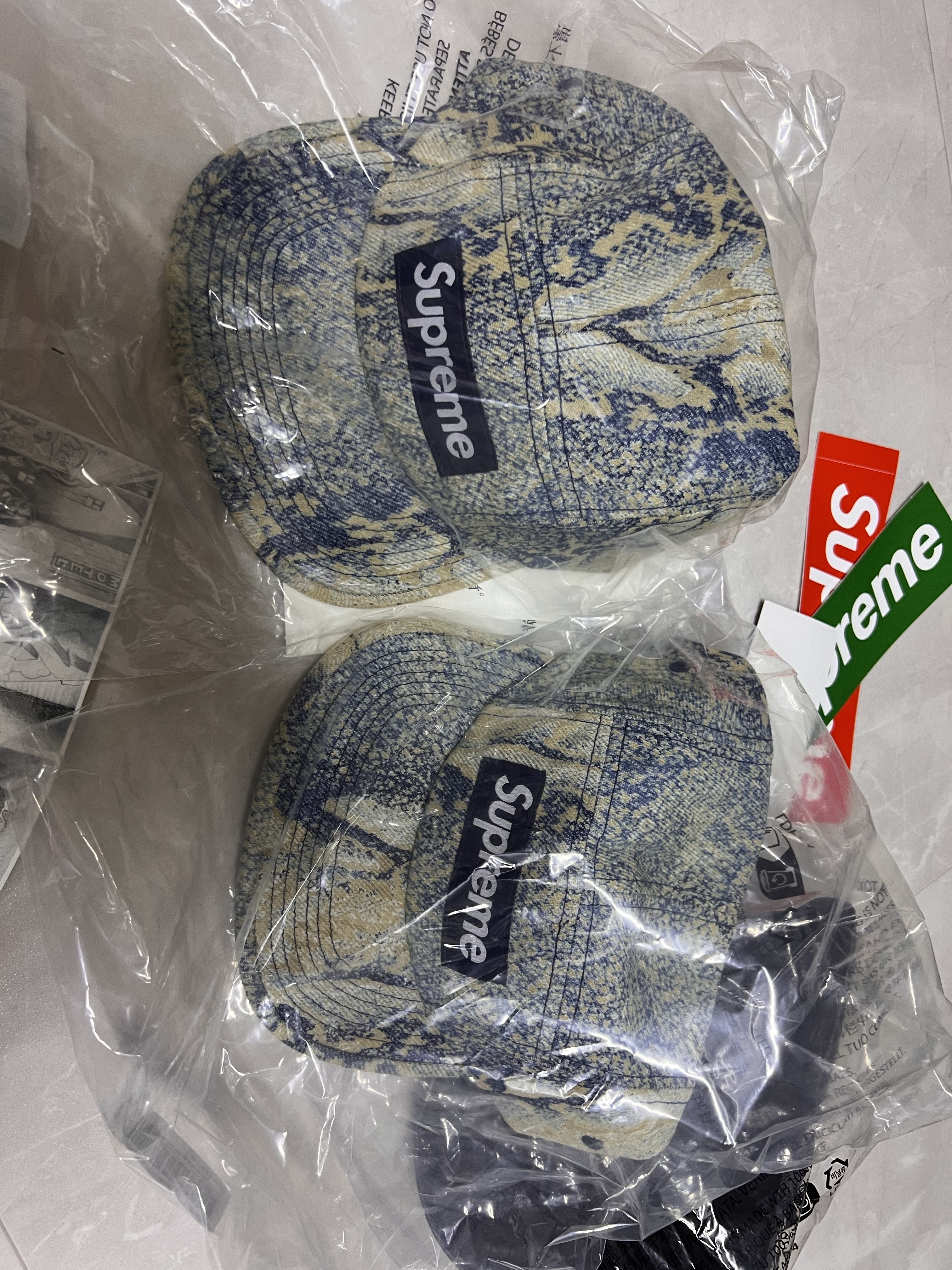 Supreme Denim Camp Cap Black - 24SS, Supreme Denim Camp Cap Snake - 24FW 착용 스타일 - 1