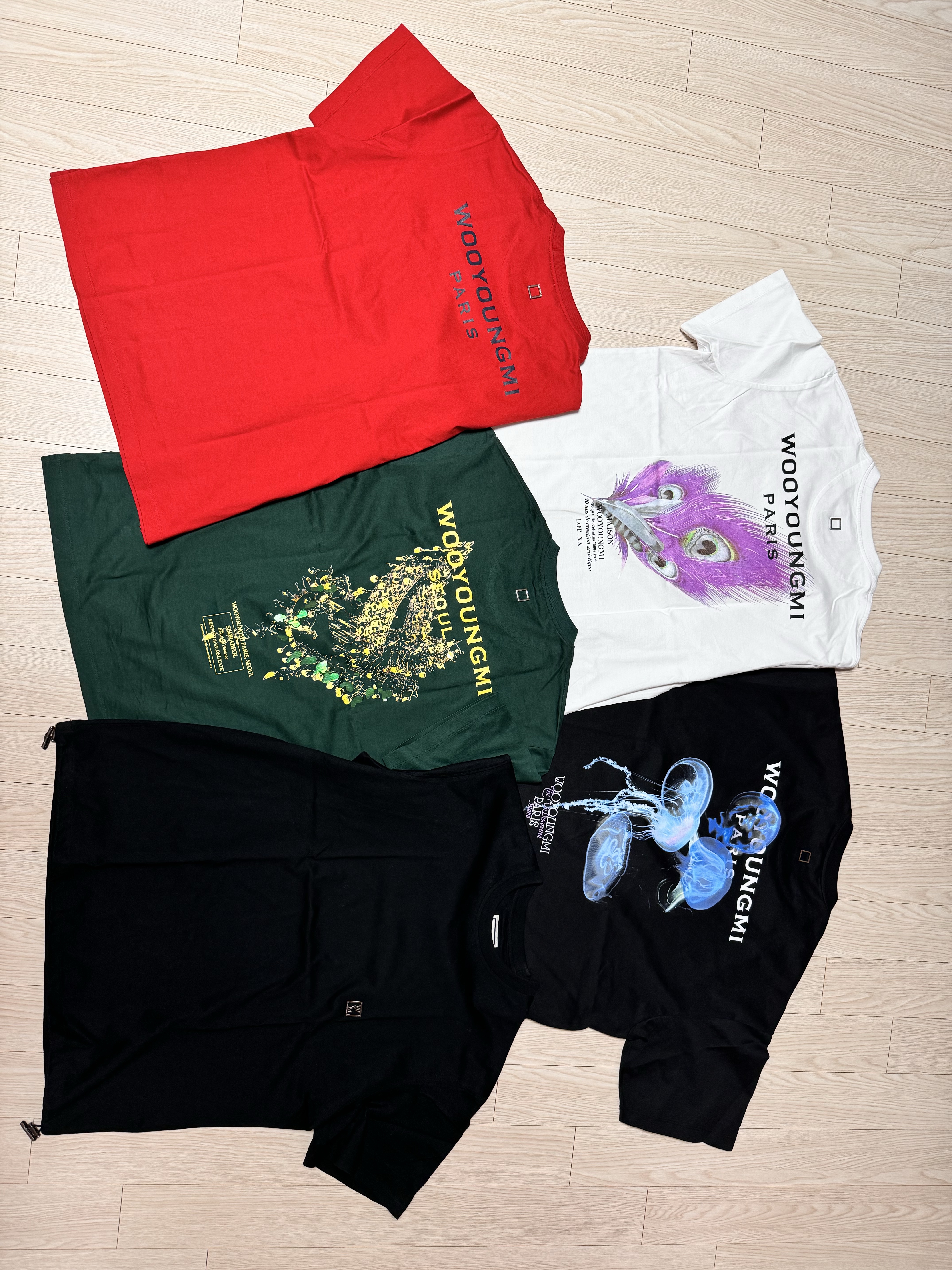 Wooyoungmi Flower Print Back Logo T-Shirt White Pink - 21SS, Wooyoungmi Flower Print Back Logo T-Shirt Black - 21SS 착용 스타일 - 2